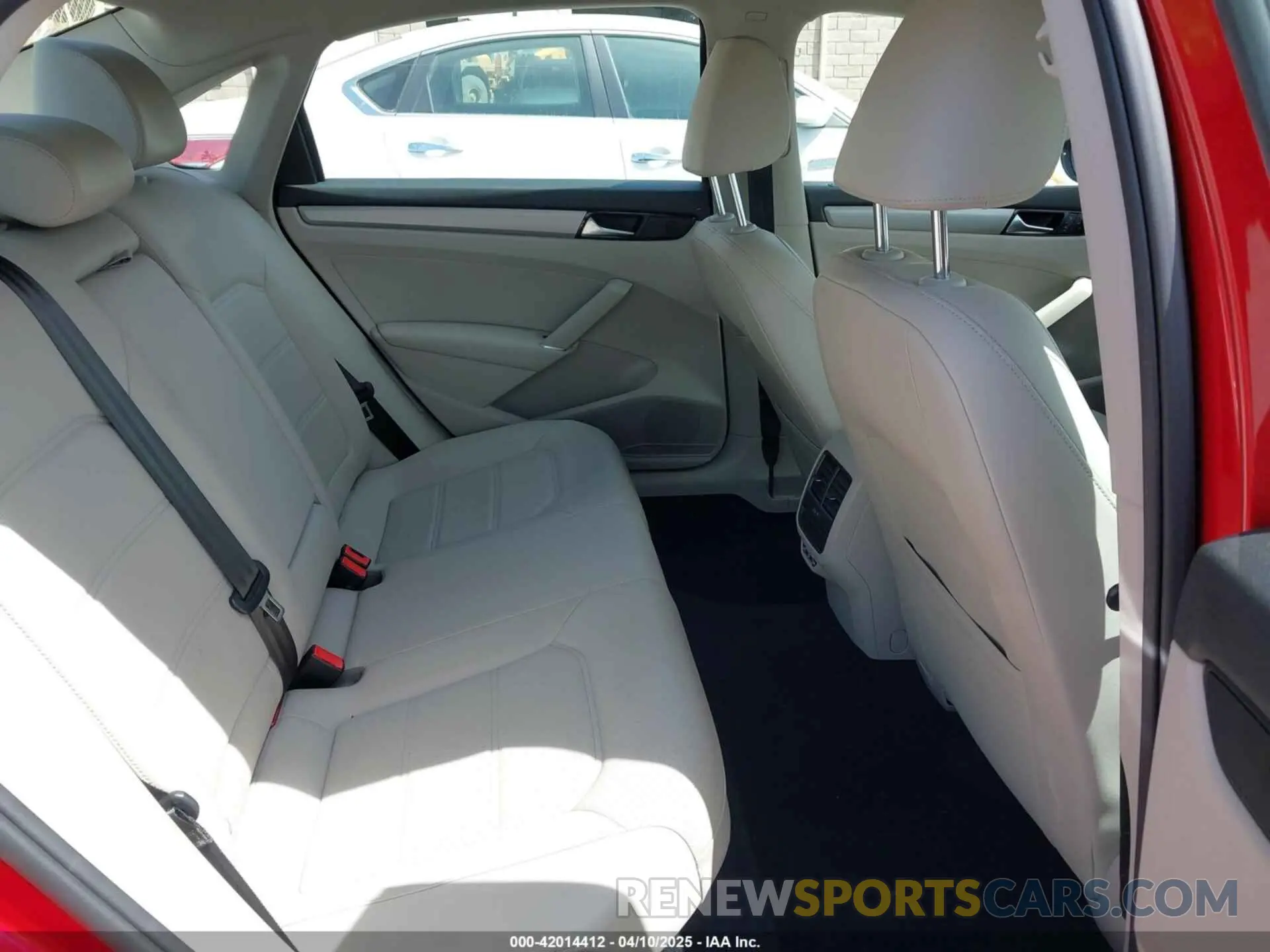 8 fotografías del automóvil dañado 1VWWA7A38LC003088 VOLKSWAGEN PASSAT 2020