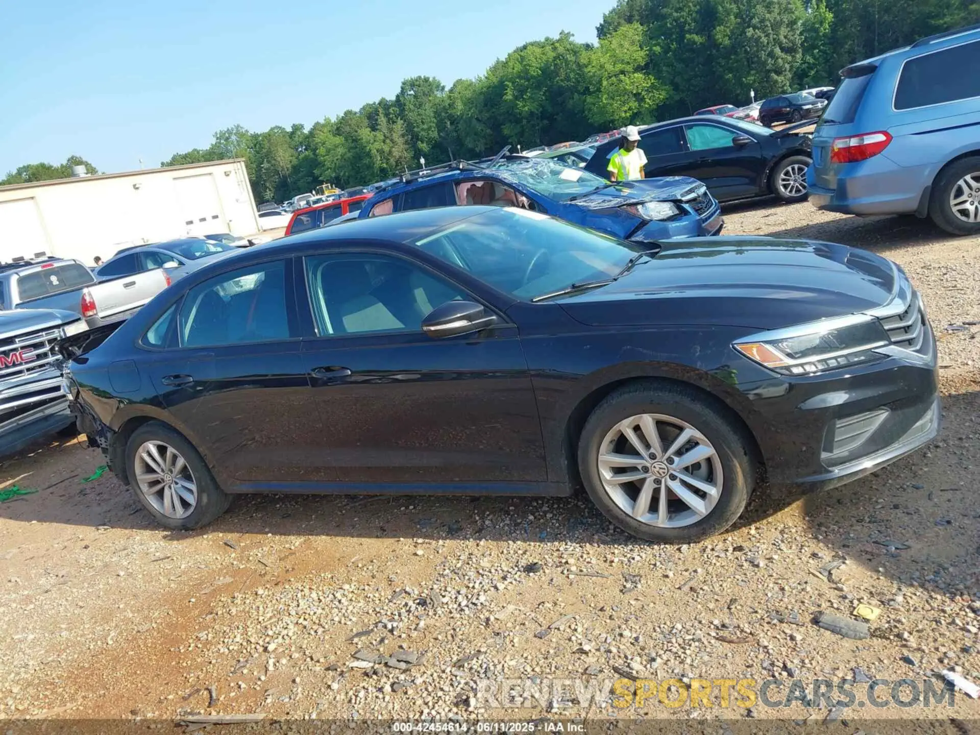 12 fotografías del automóvil dañado 1VWAA7A31MC017829 VOLKSWAGEN PASSAT 2021
