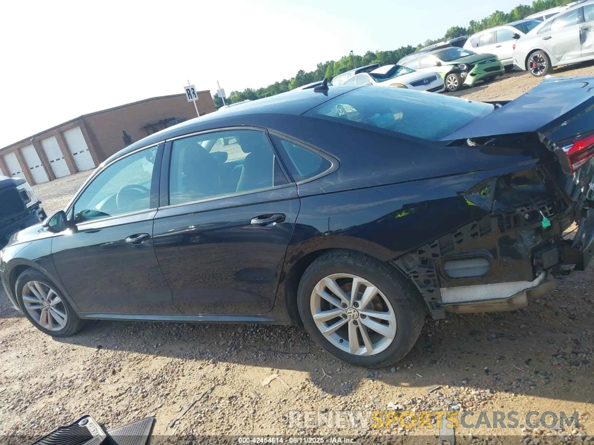 13 fotografías del automóvil dañado 1VWAA7A31MC017829 VOLKSWAGEN PASSAT 2021