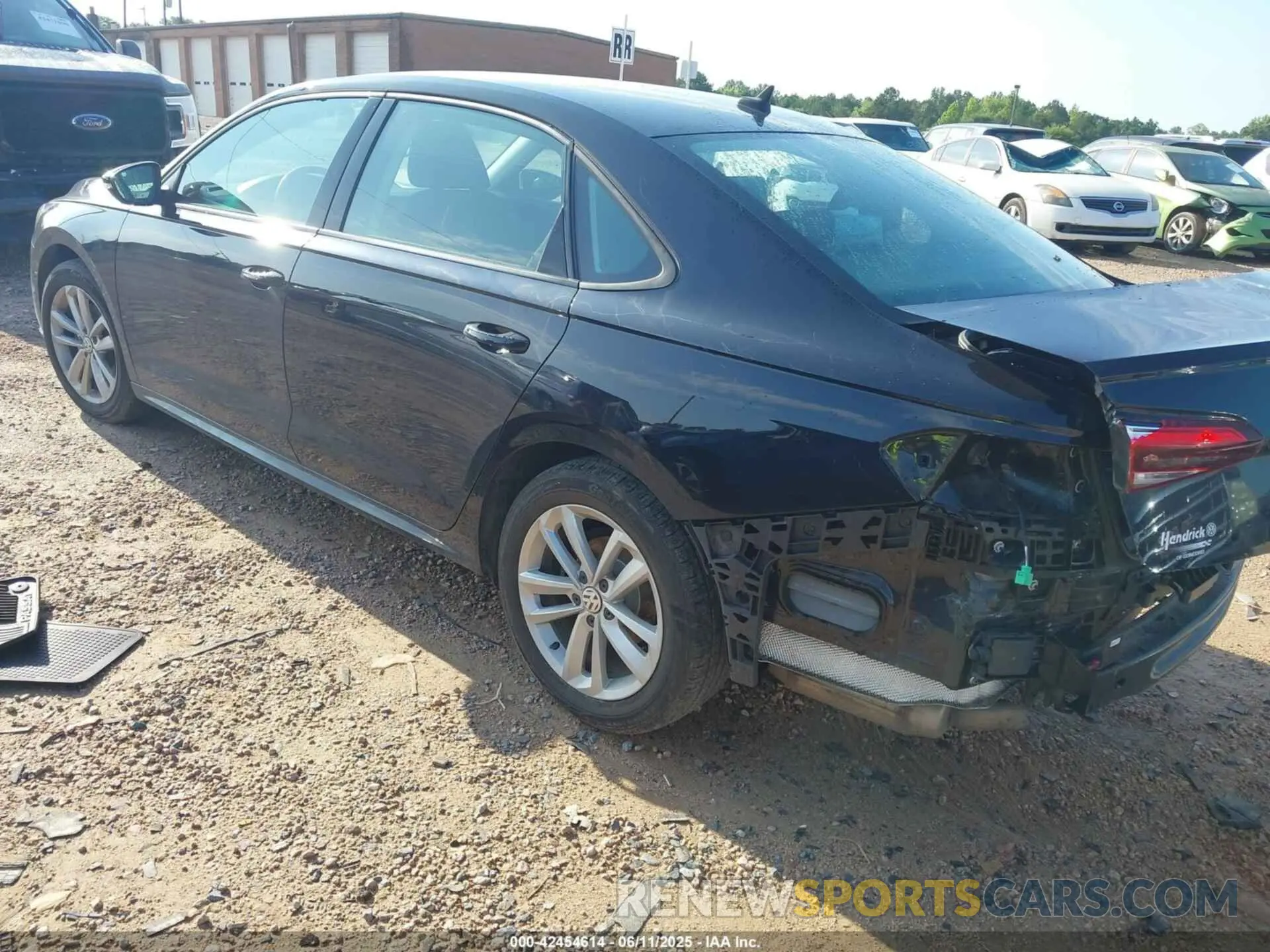 3 fotografías del automóvil dañado 1VWAA7A31MC017829 VOLKSWAGEN PASSAT 2021