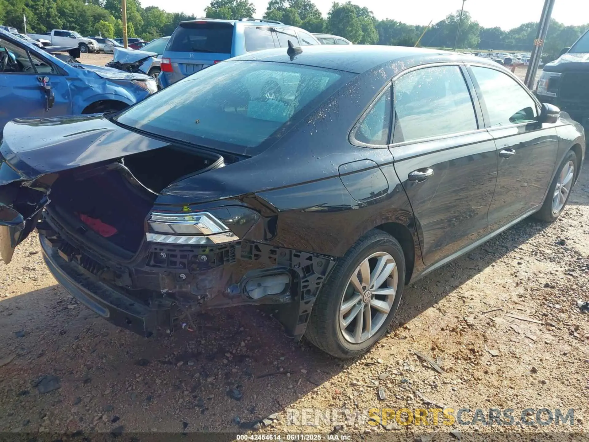 4 fotografías del automóvil dañado 1VWAA7A31MC017829 VOLKSWAGEN PASSAT 2021