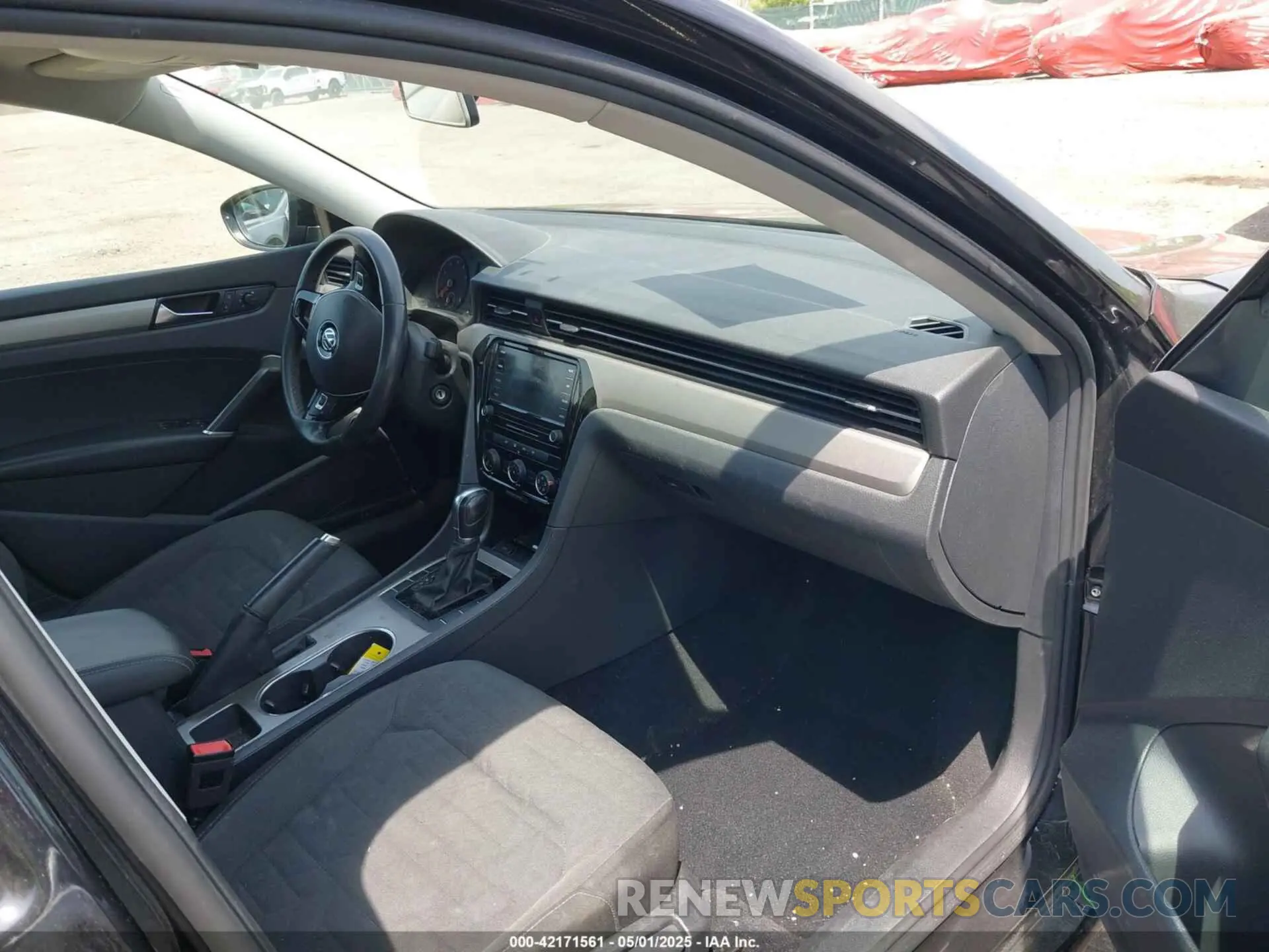 5 fotografías del automóvil dañado 1VWAA7A33MC005648 VOLKSWAGEN PASSAT 2021