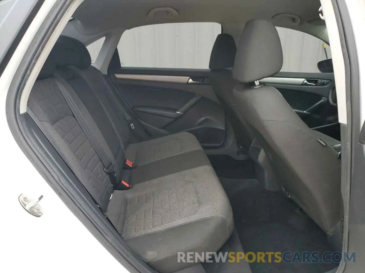 10 fotografías del automóvil dañado 1VWAA7A33MC016584 VOLKSWAGEN PASSAT 2021