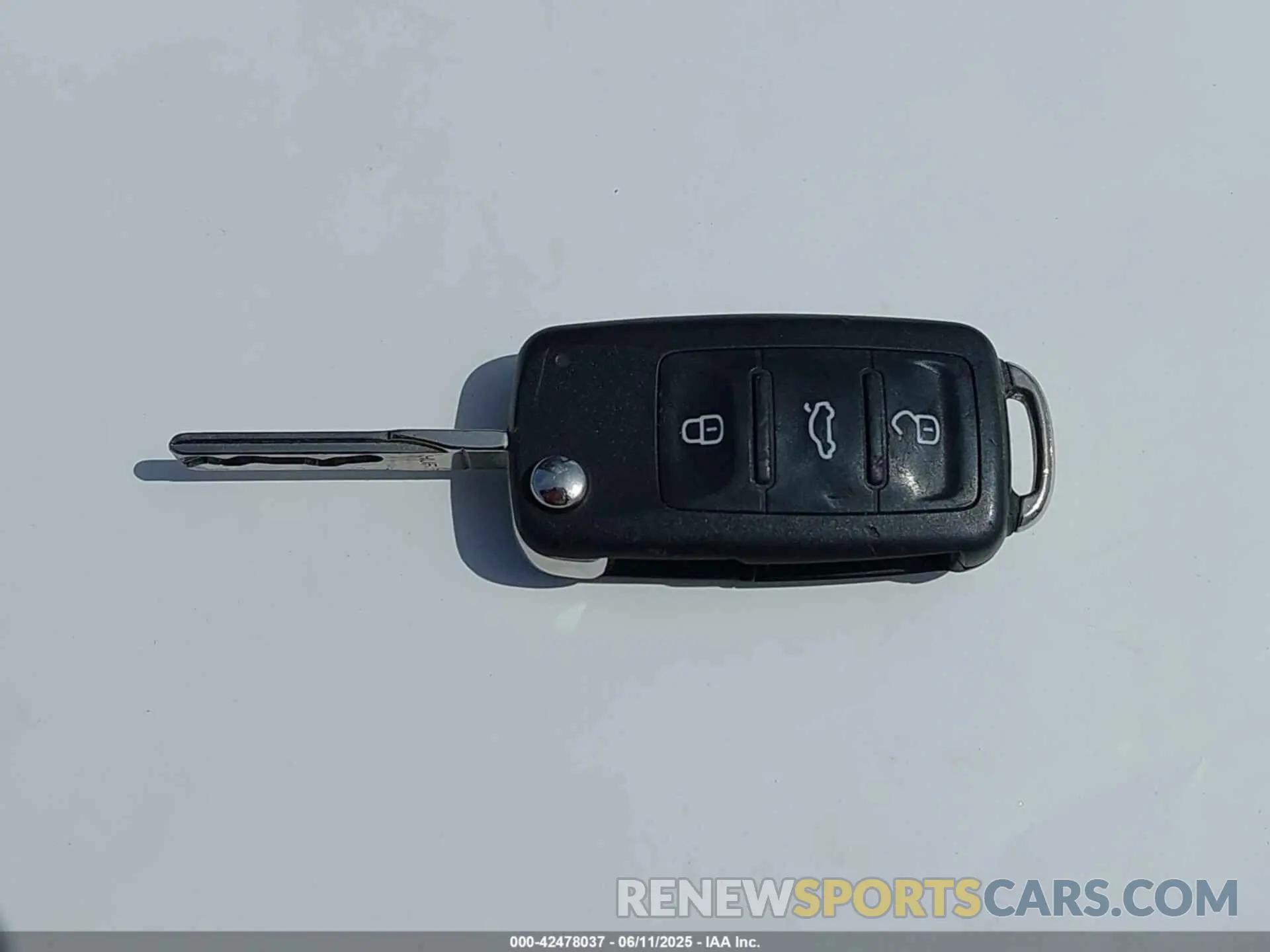 11 fotografías del automóvil dañado 1VWAA7A34MC015699 VOLKSWAGEN PASSAT 2021