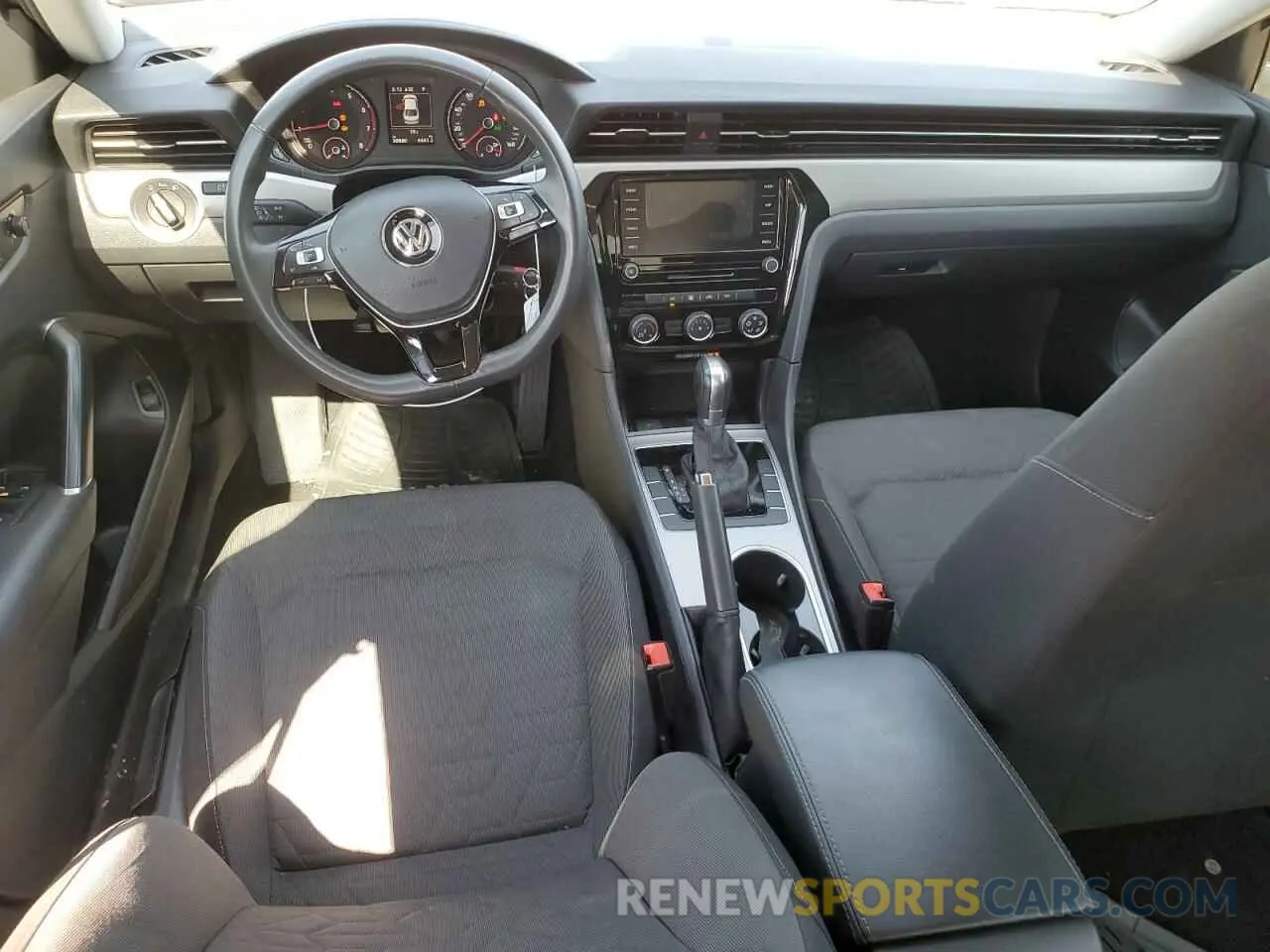 8 fotografías del automóvil dañado 1VWAA7A36MC005496 VOLKSWAGEN PASSAT 2021