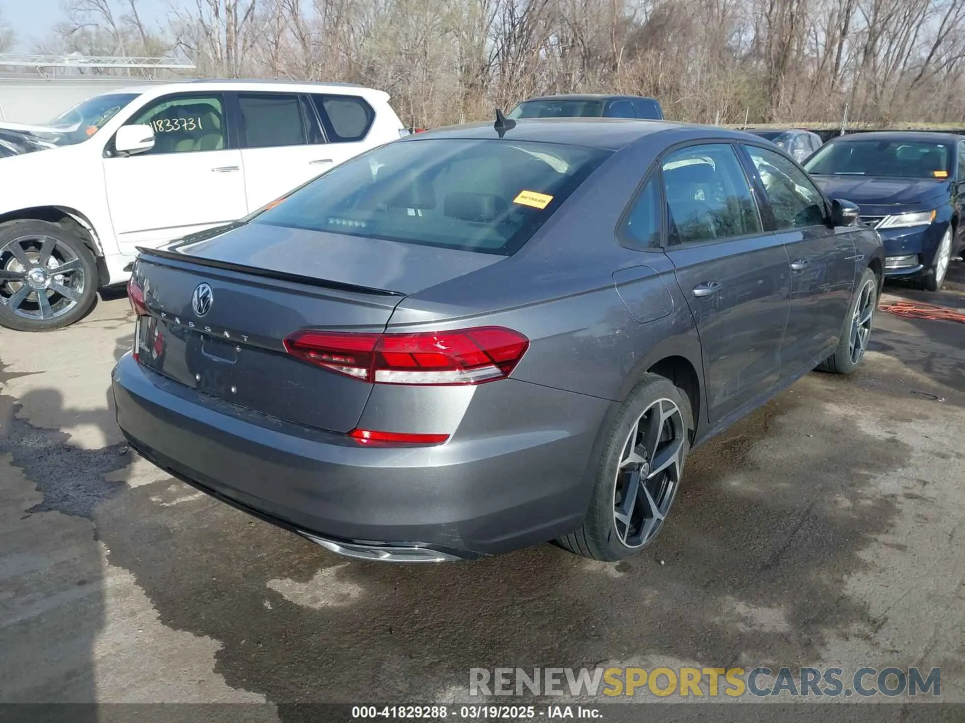 4 fotografías del automóvil dañado 1VWMA7A35MC008516 VOLKSWAGEN PASSAT 2021