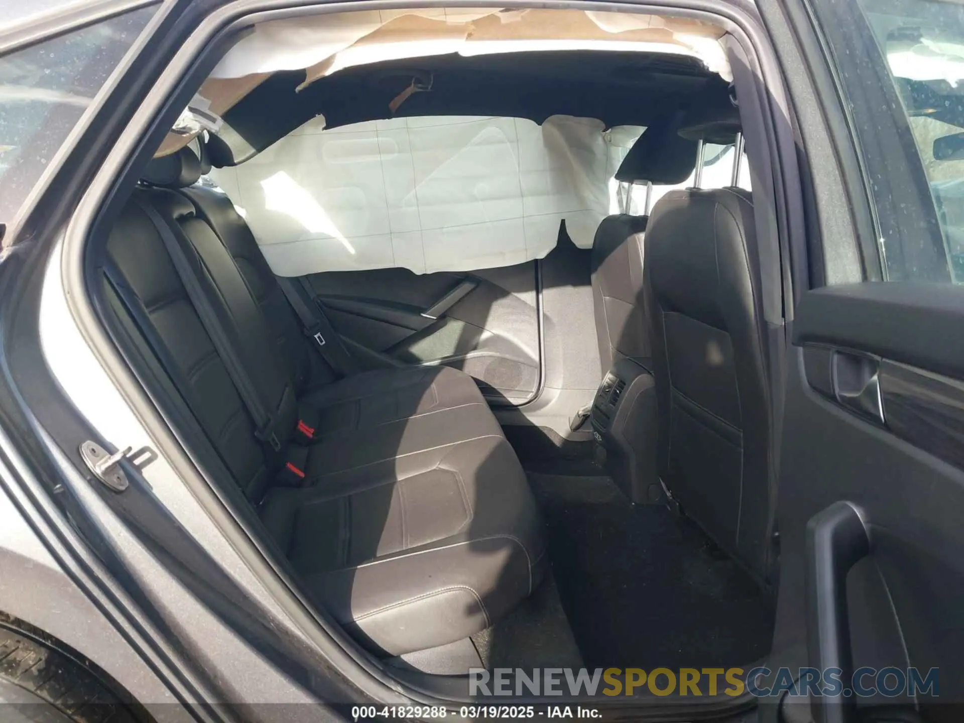 8 fotografías del automóvil dañado 1VWMA7A35MC008516 VOLKSWAGEN PASSAT 2021