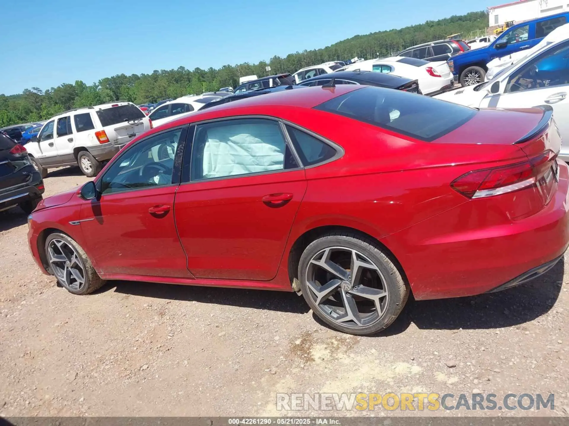 14 fotografías del automóvil dañado 1VWMA7A35MC018284 VOLKSWAGEN PASSAT 2021