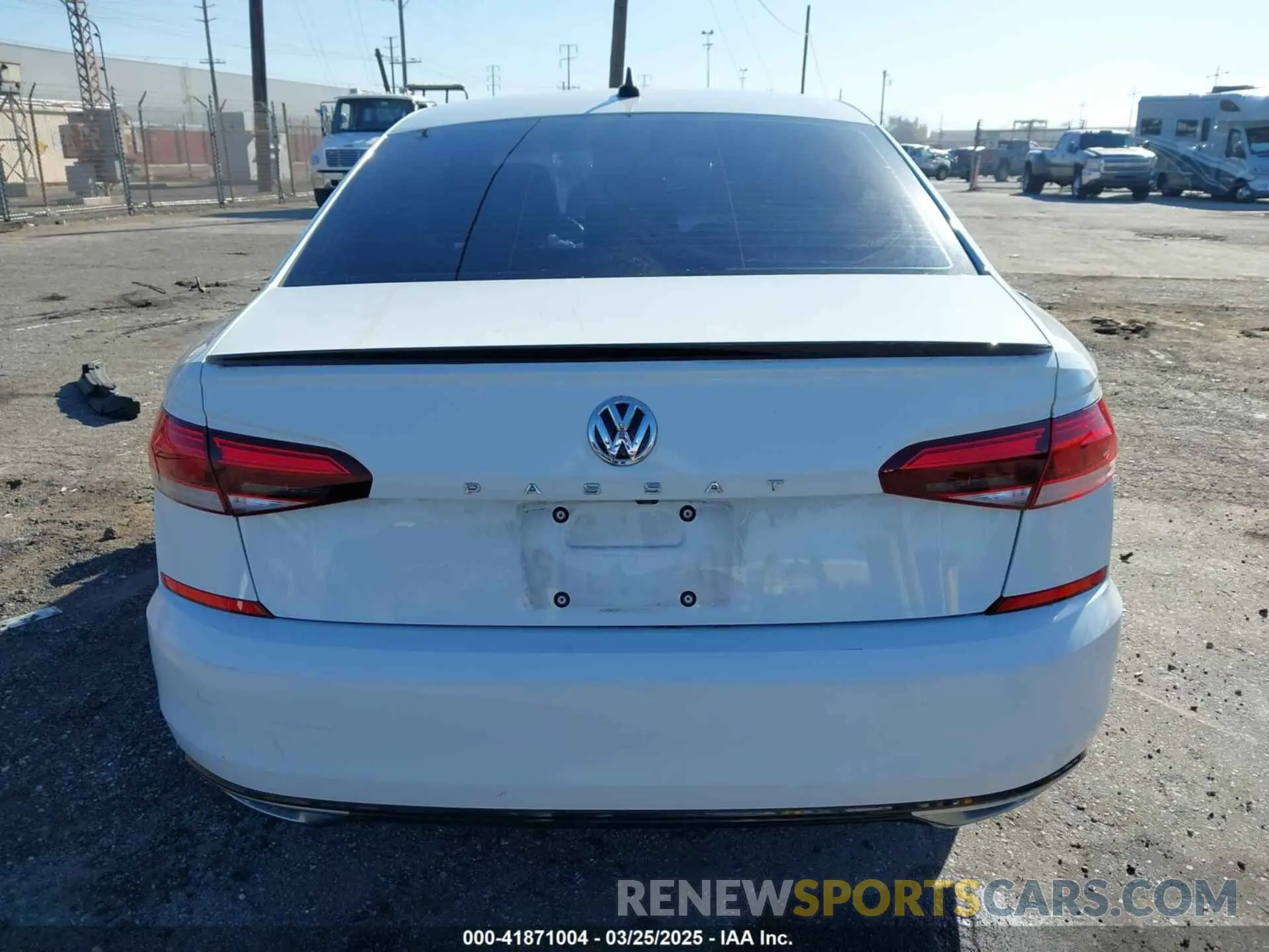 16 fotografías del automóvil dañado 1VWMA7A38MC007750 VOLKSWAGEN PASSAT 2021