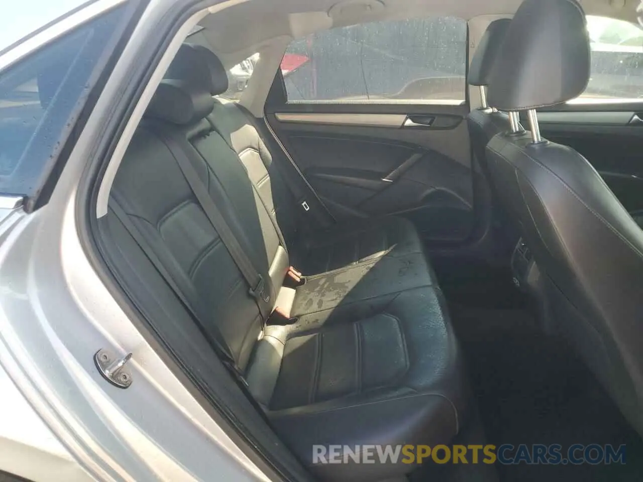 10 fotografías del automóvil dañado 1VWSA7A30MC000119 VOLKSWAGEN PASSAT 2021