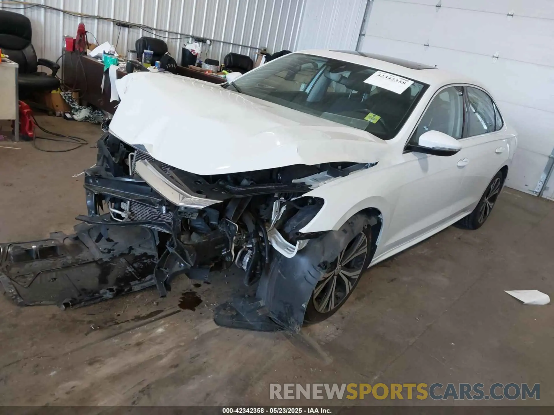 2 fotografías del automóvil dañado 1VWSA7A30MC014179 VOLKSWAGEN PASSAT 2021