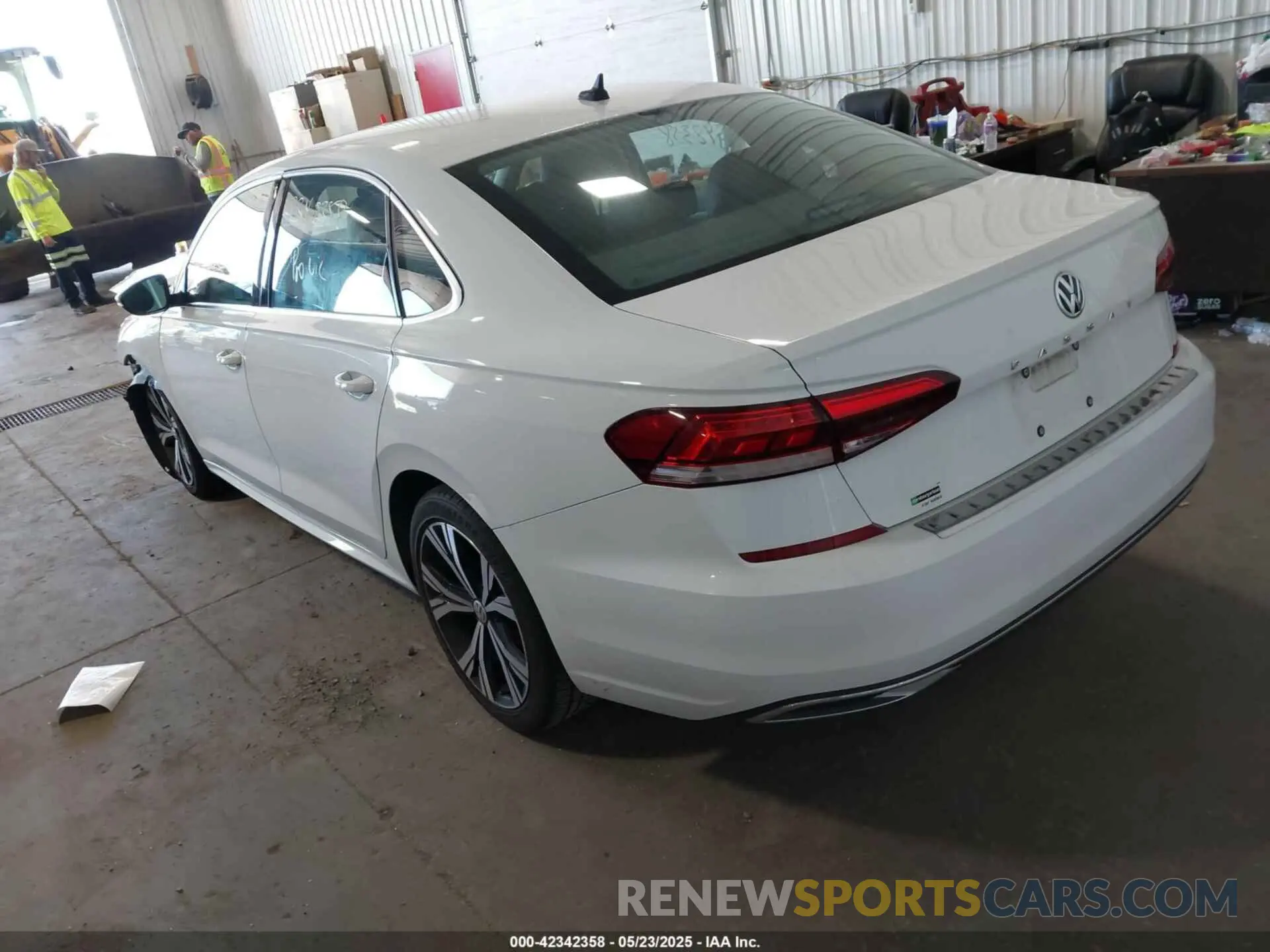 3 fotografías del automóvil dañado 1VWSA7A30MC014179 VOLKSWAGEN PASSAT 2021