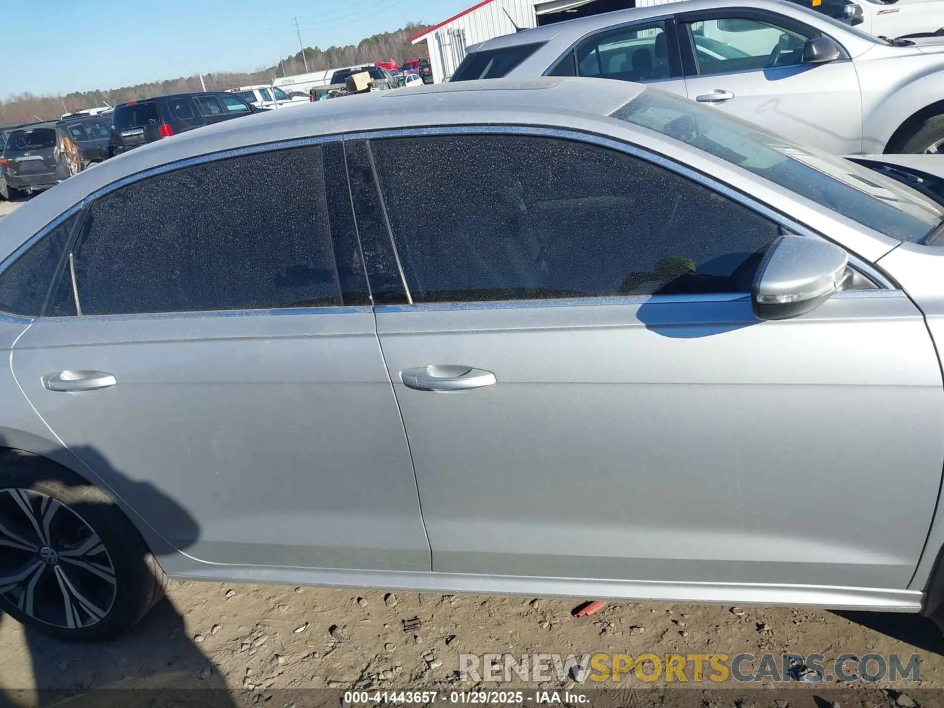 14 fotografías del automóvil dañado 1VWSA7A30MC014523 VOLKSWAGEN PASSAT 2021