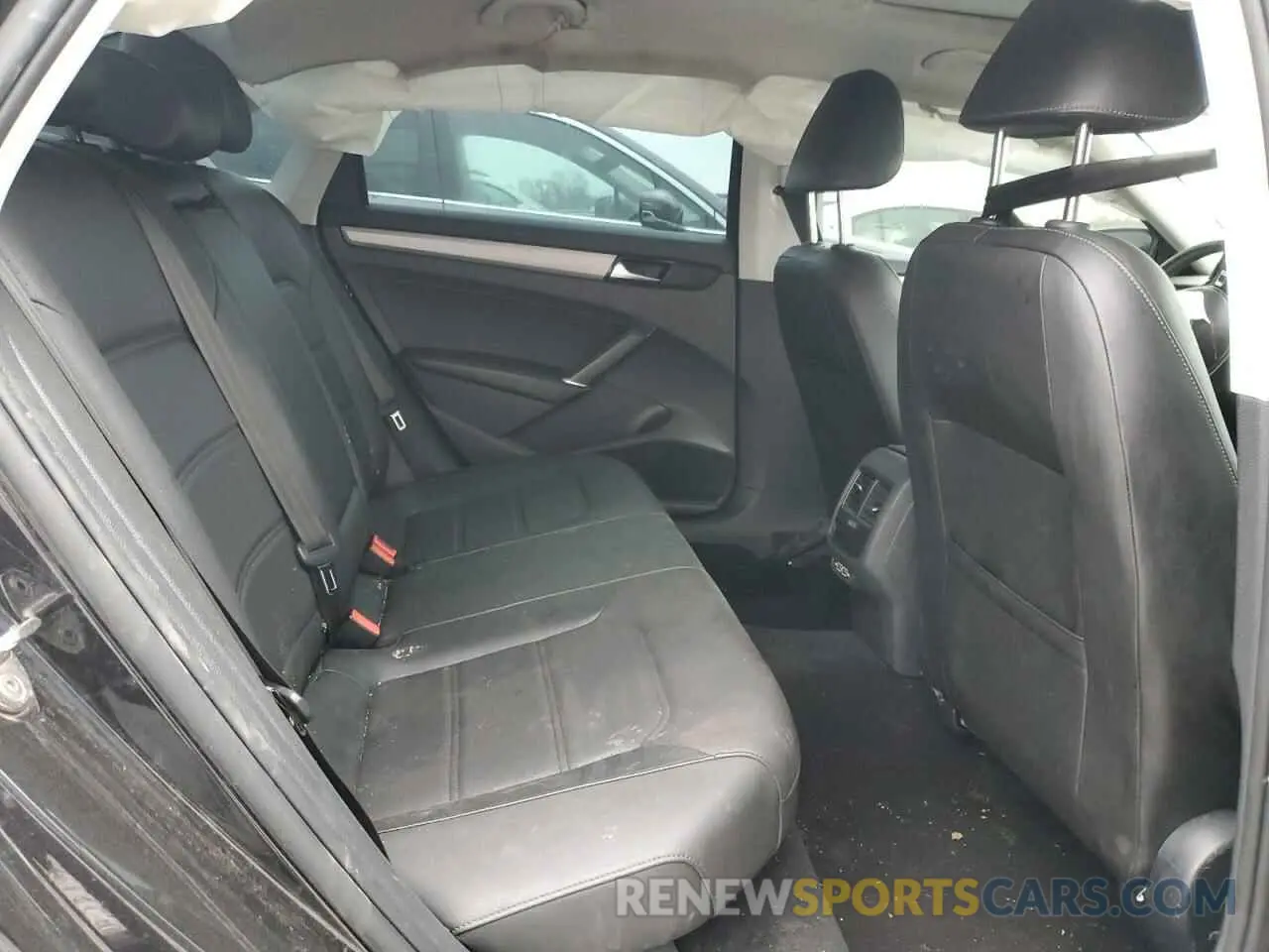 10 fotografías del automóvil dañado 1VWSA7A30MC015056 VOLKSWAGEN PASSAT 2021