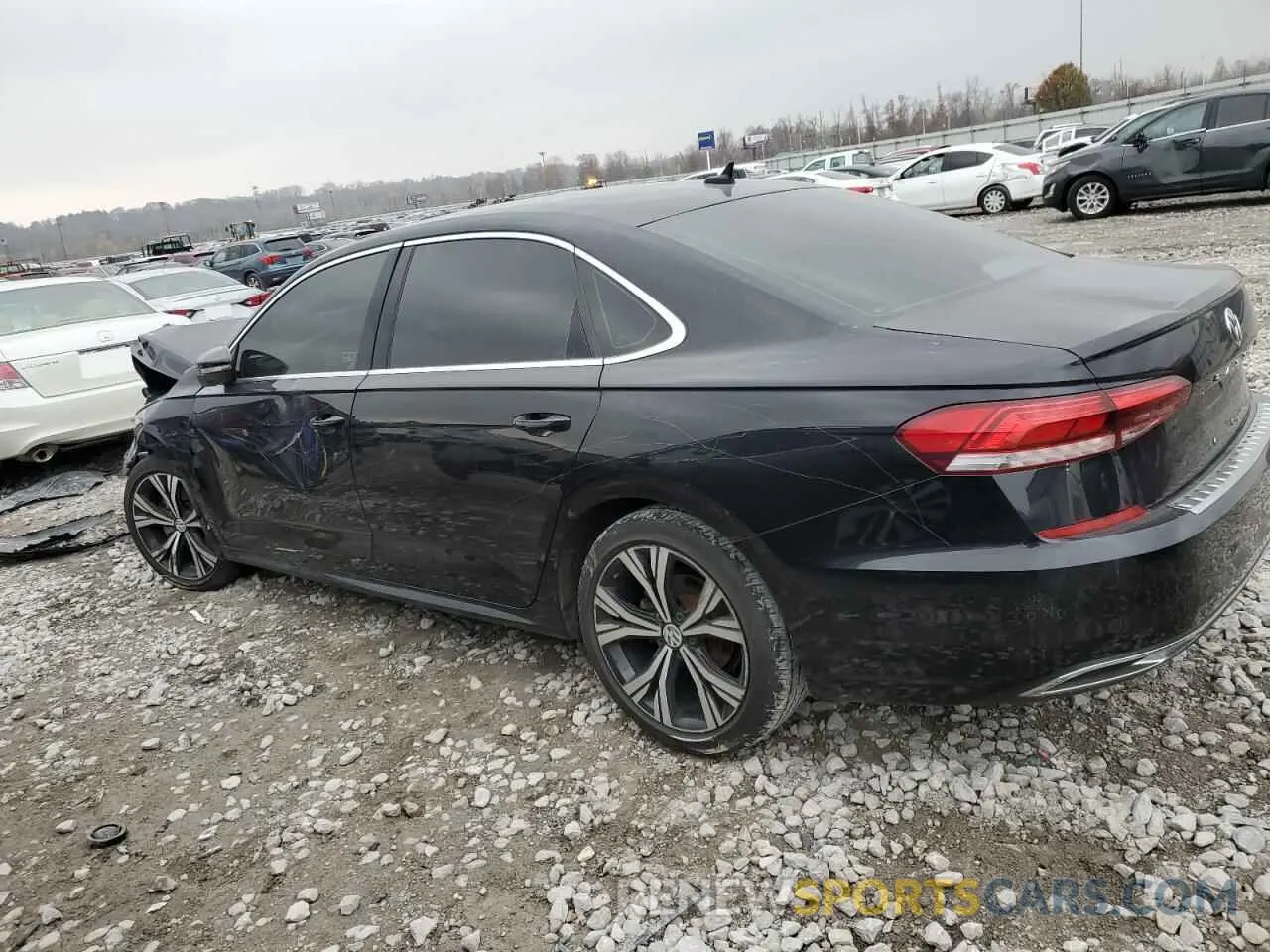2 fotografías del automóvil dañado 1VWSA7A30MC015056 VOLKSWAGEN PASSAT 2021