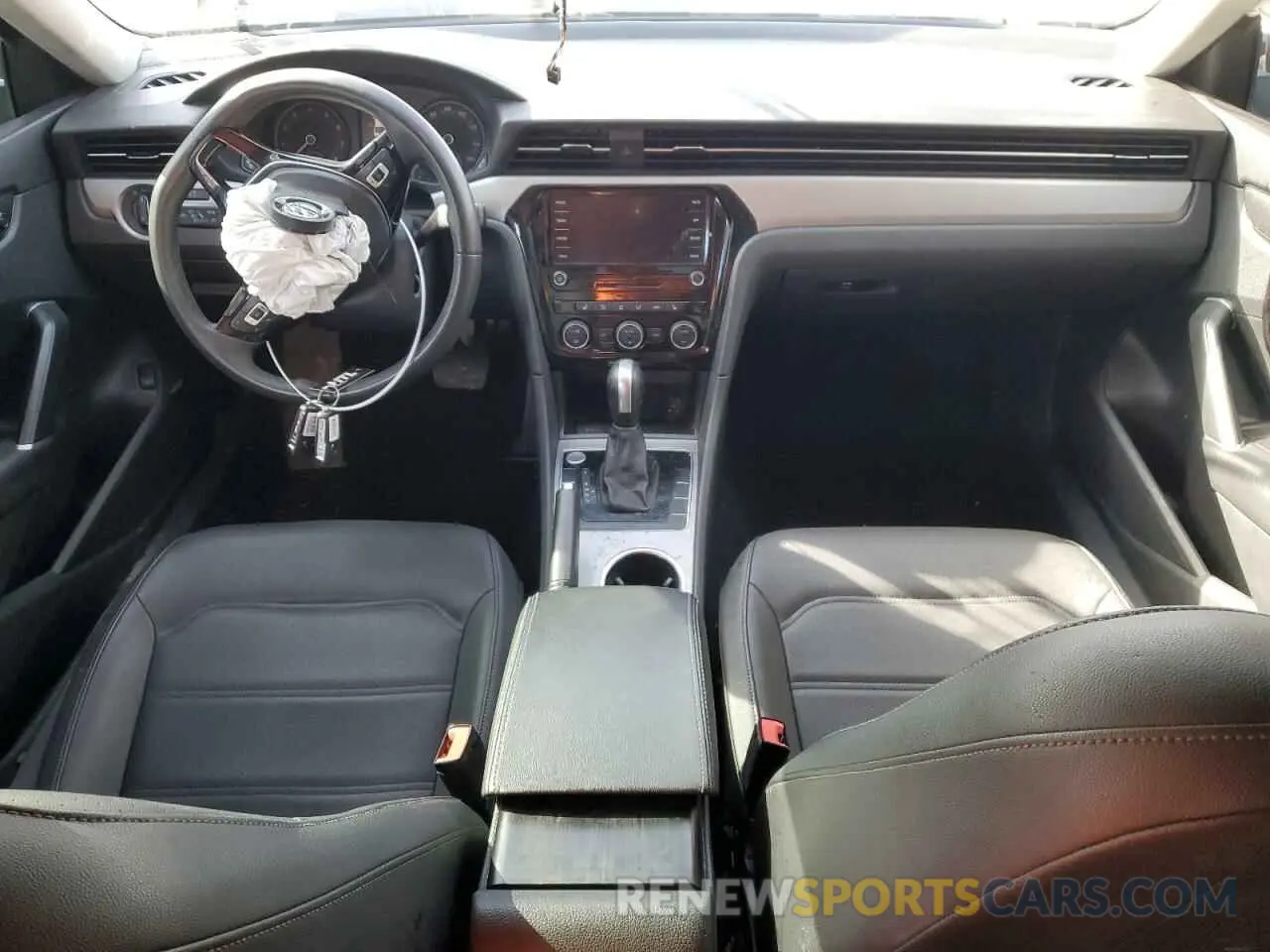 8 fotografías del automóvil dañado 1VWSA7A30MC015056 VOLKSWAGEN PASSAT 2021