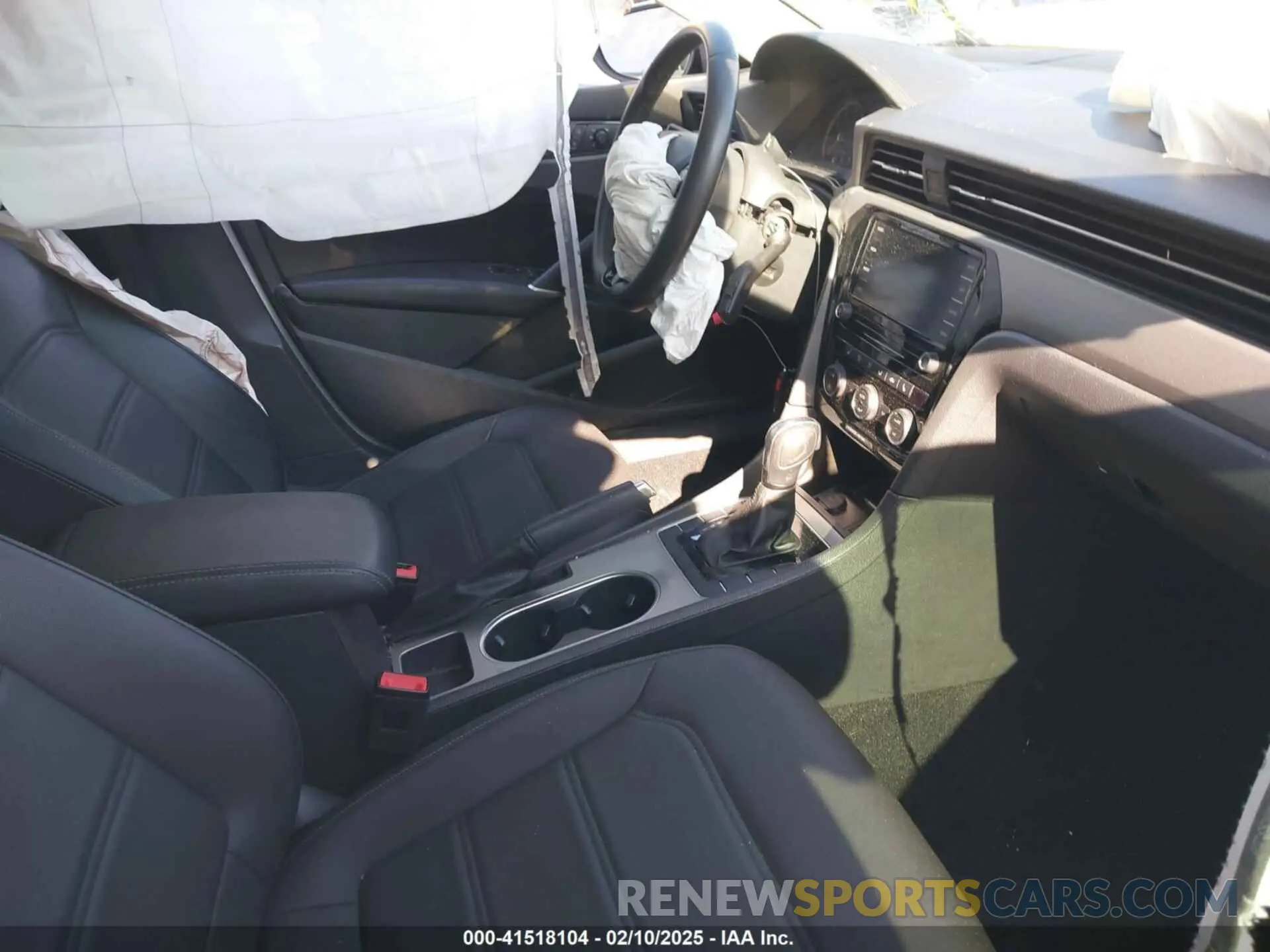 5 fotografías del automóvil dañado 1VWSA7A30MC017762 VOLKSWAGEN PASSAT 2021