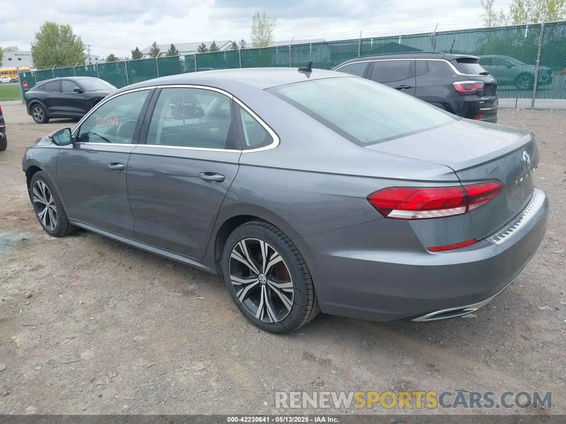 3 fotografías del automóvil dañado 1VWSA7A31MC014191 VOLKSWAGEN PASSAT 2021
