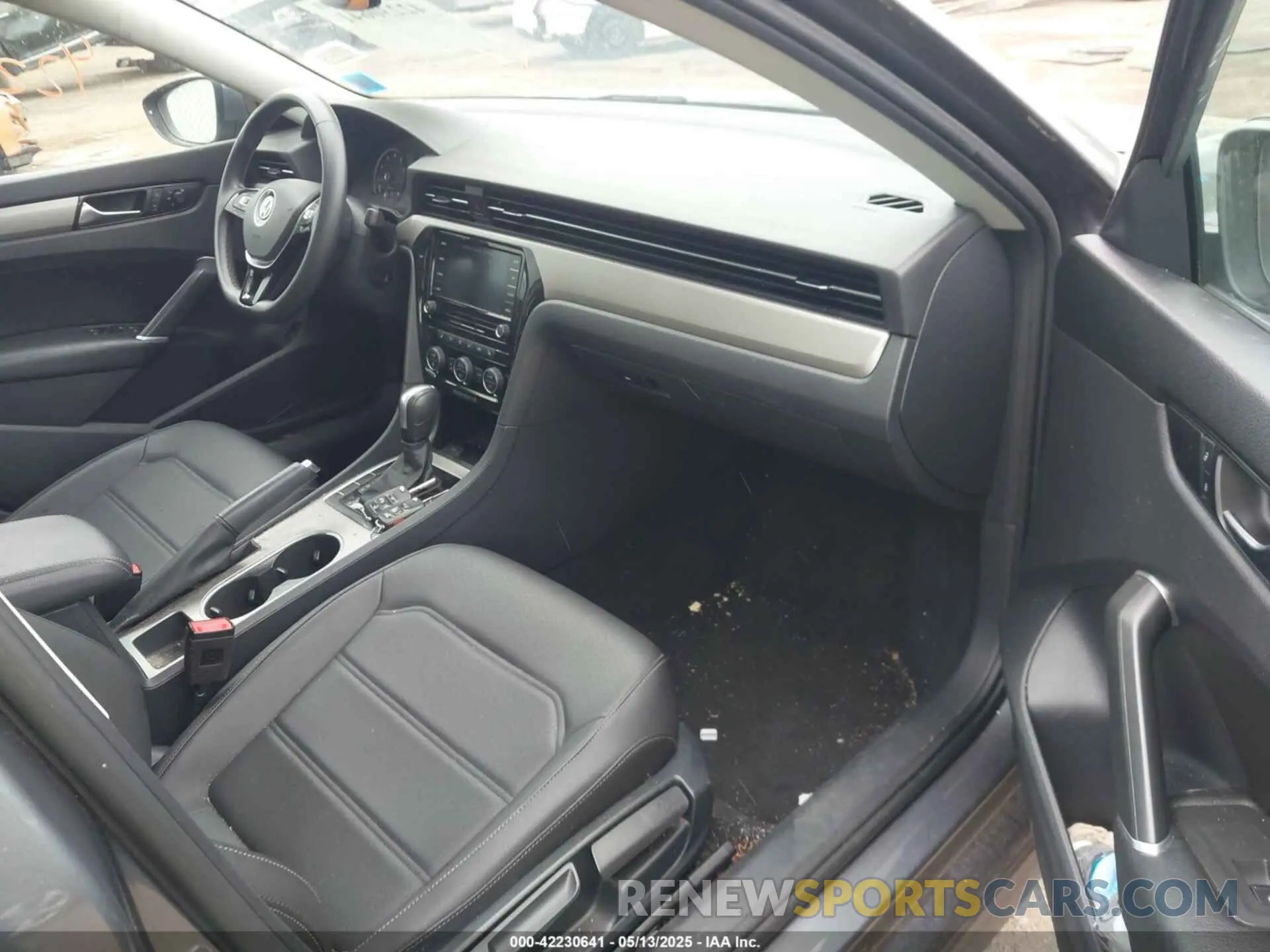 5 fotografías del automóvil dañado 1VWSA7A31MC014191 VOLKSWAGEN PASSAT 2021