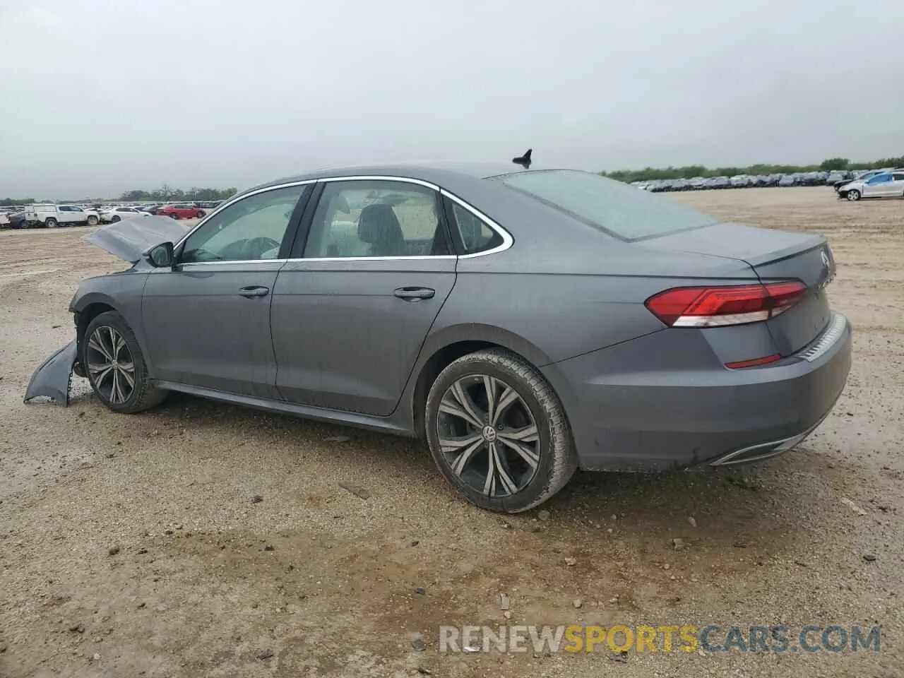 2 fotografías del automóvil dañado 1VWSA7A32MC002020 VOLKSWAGEN PASSAT 2021