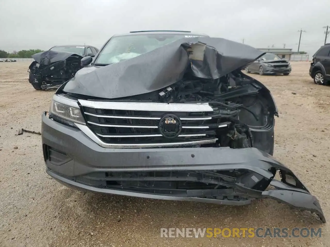 5 fotografías del automóvil dañado 1VWSA7A32MC002020 VOLKSWAGEN PASSAT 2021