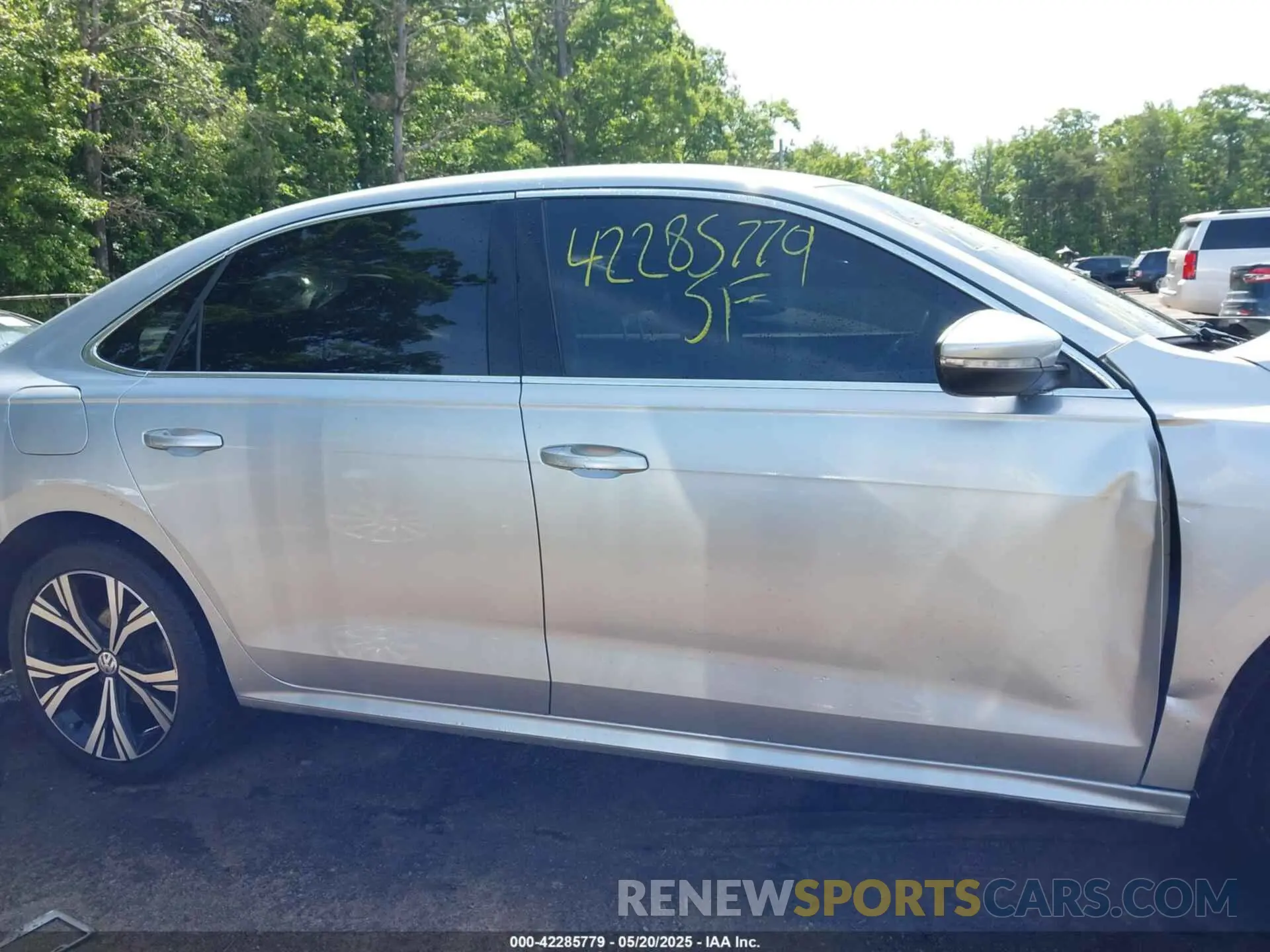12 fotografías del automóvil dañado 1VWSA7A32MC002440 VOLKSWAGEN PASSAT 2021