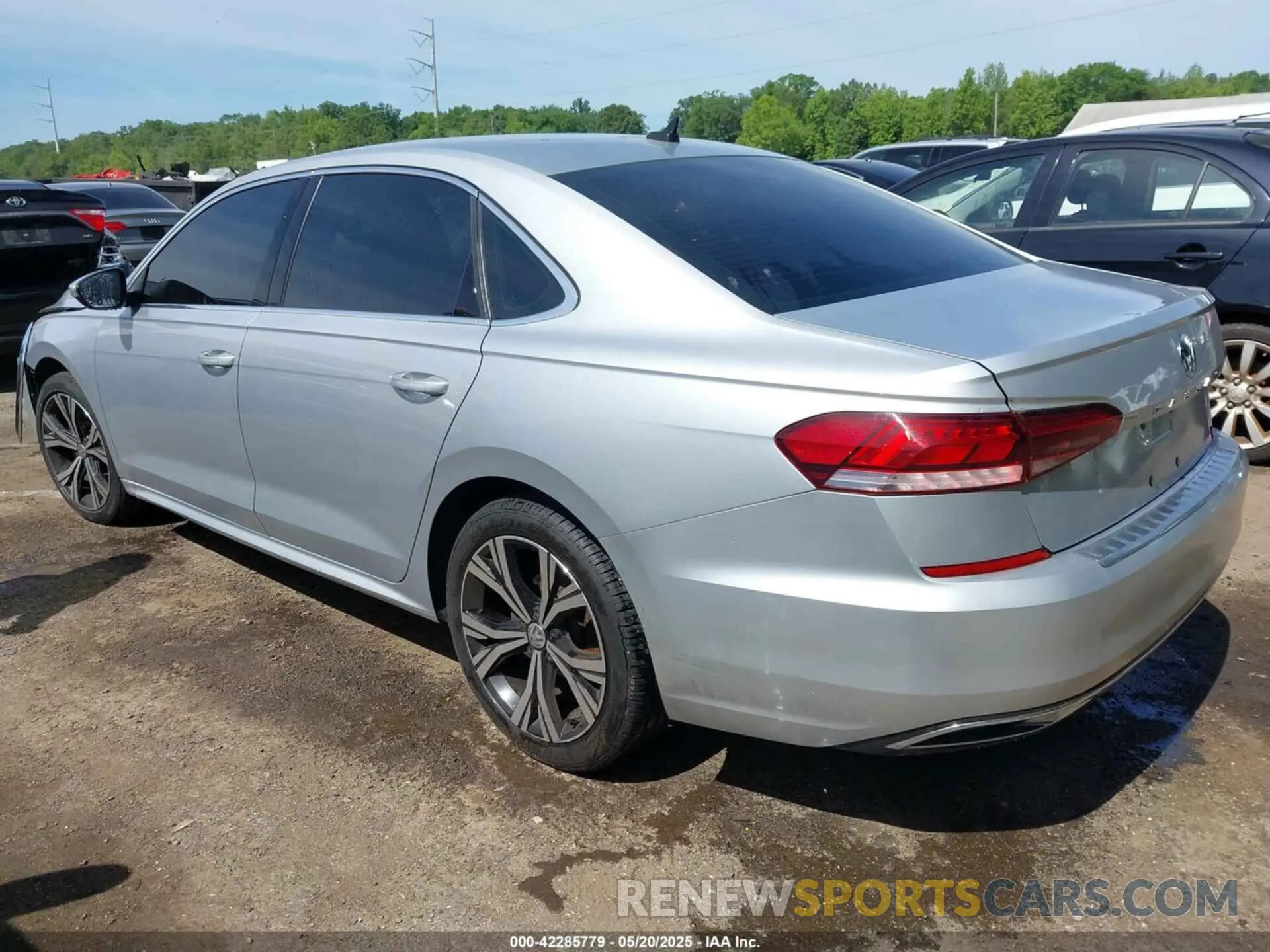 3 fotografías del automóvil dañado 1VWSA7A32MC002440 VOLKSWAGEN PASSAT 2021