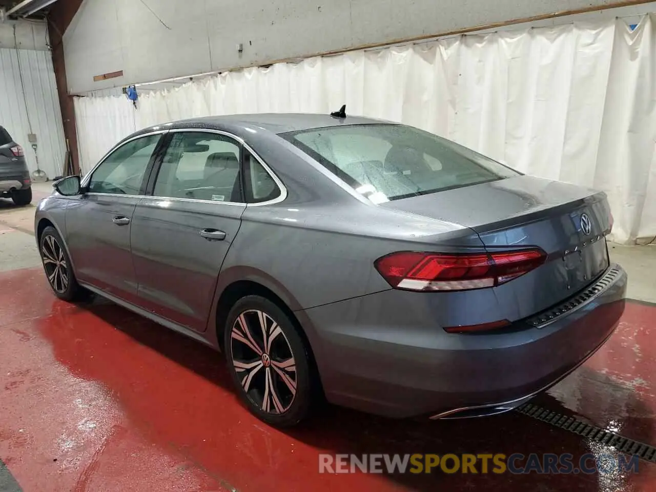 2 fotografías del automóvil dañado 1VWSA7A33MC000647 VOLKSWAGEN PASSAT 2021