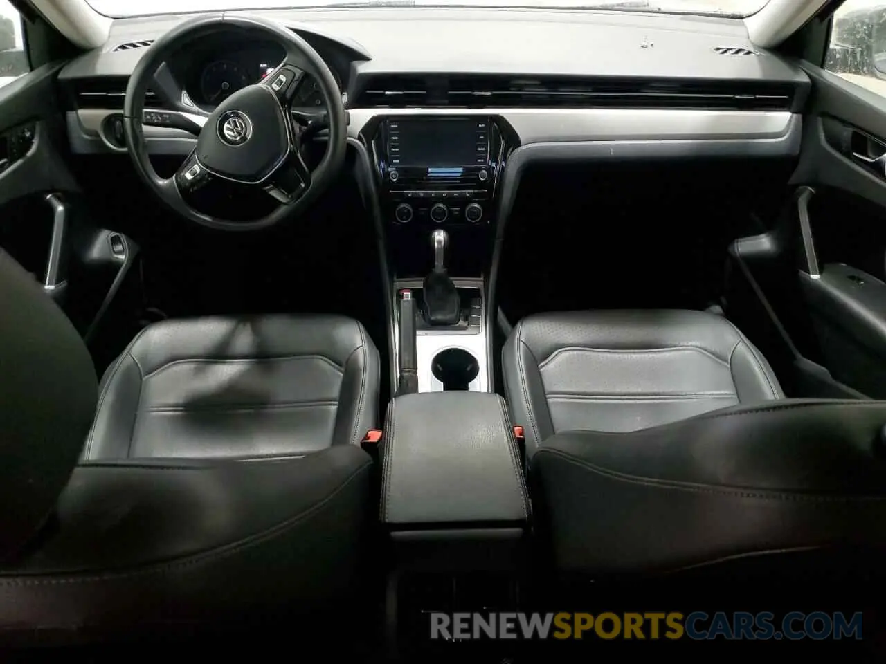 8 fotografías del automóvil dañado 1VWSA7A33MC000647 VOLKSWAGEN PASSAT 2021