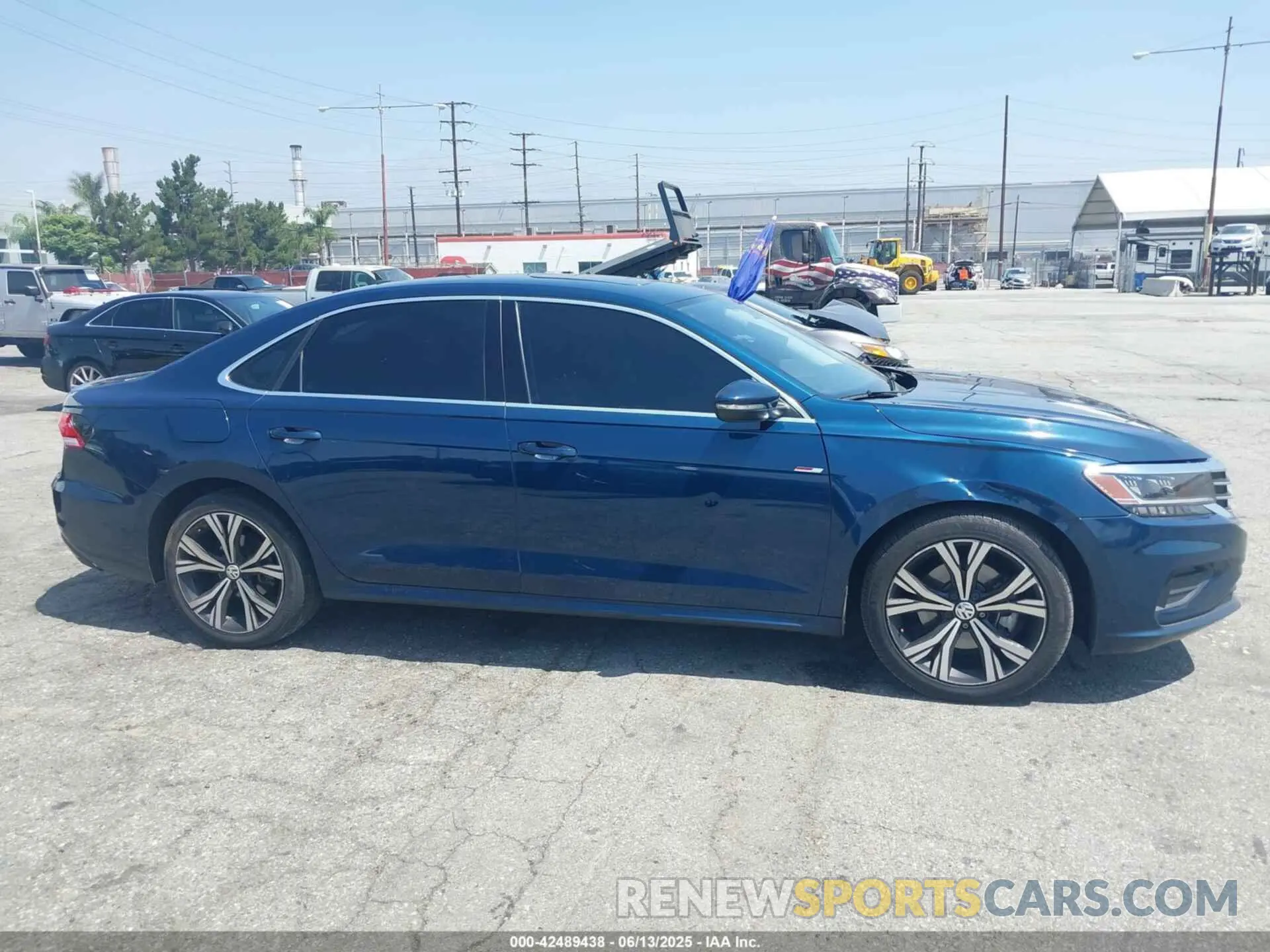 13 fotografías del automóvil dañado 1VWSA7A33MC007887 VOLKSWAGEN PASSAT 2021