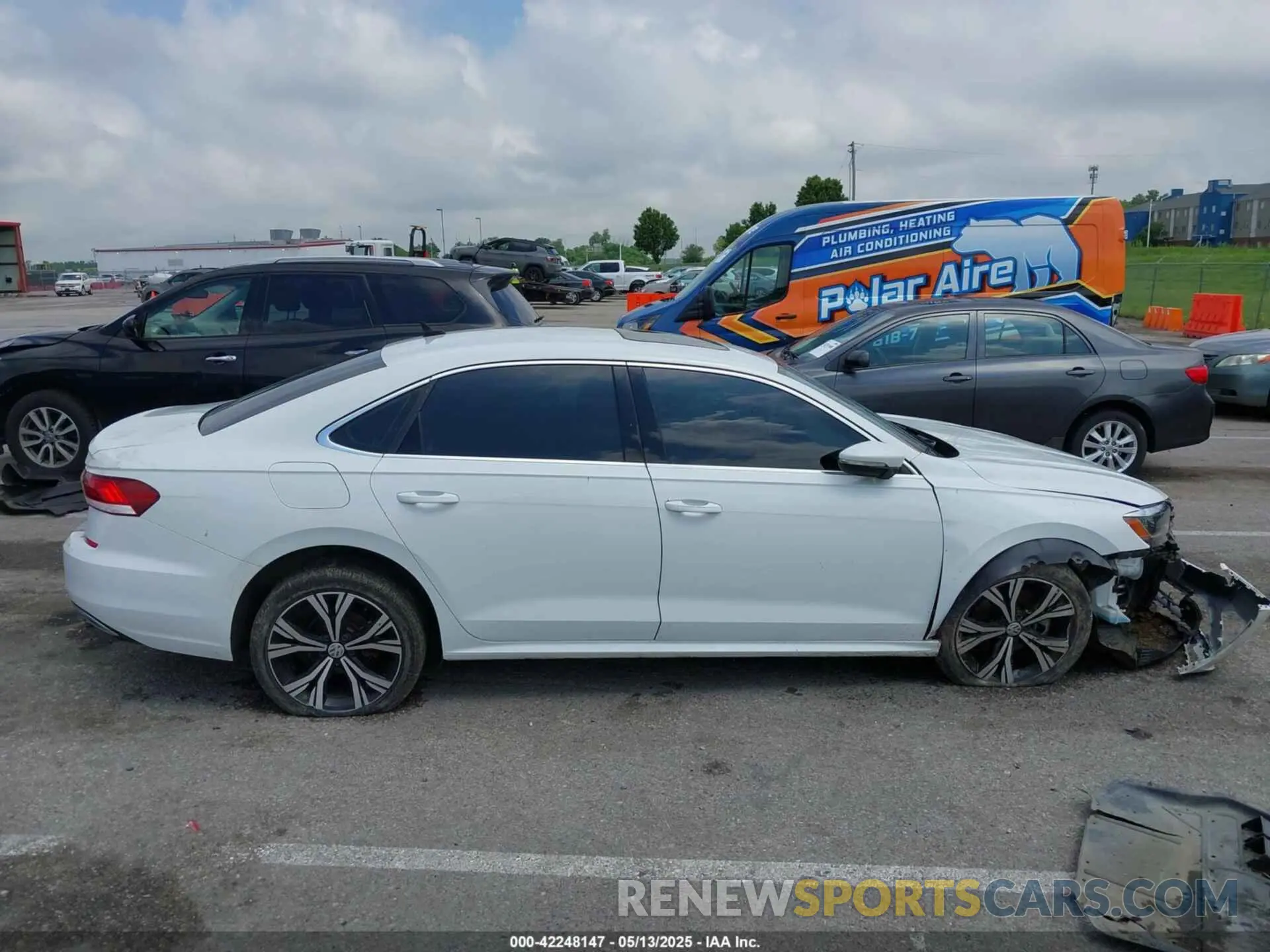 14 fotografías del automóvil dañado 1VWSA7A34MC000933 VOLKSWAGEN PASSAT 2021