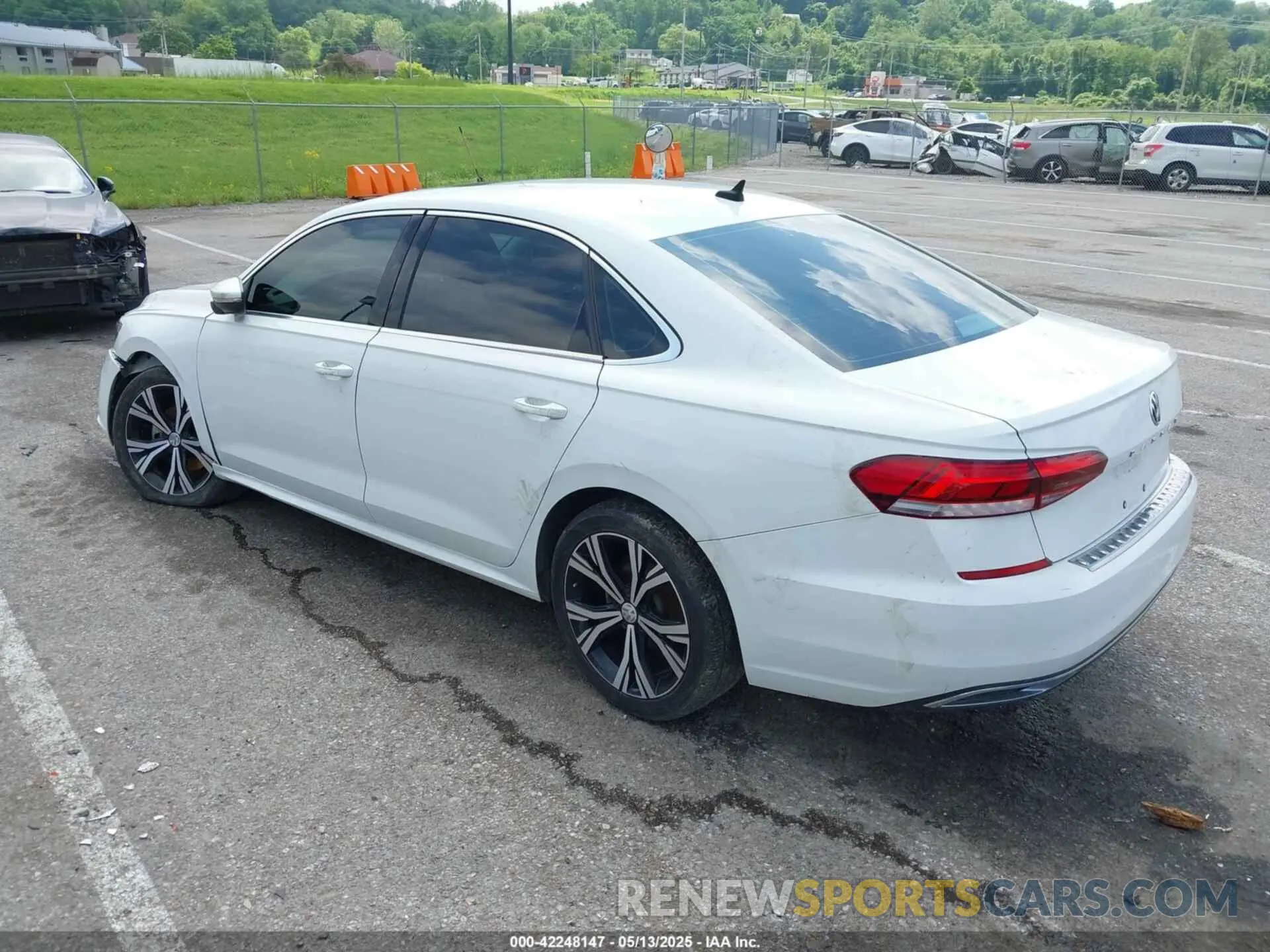 3 fotografías del automóvil dañado 1VWSA7A34MC000933 VOLKSWAGEN PASSAT 2021