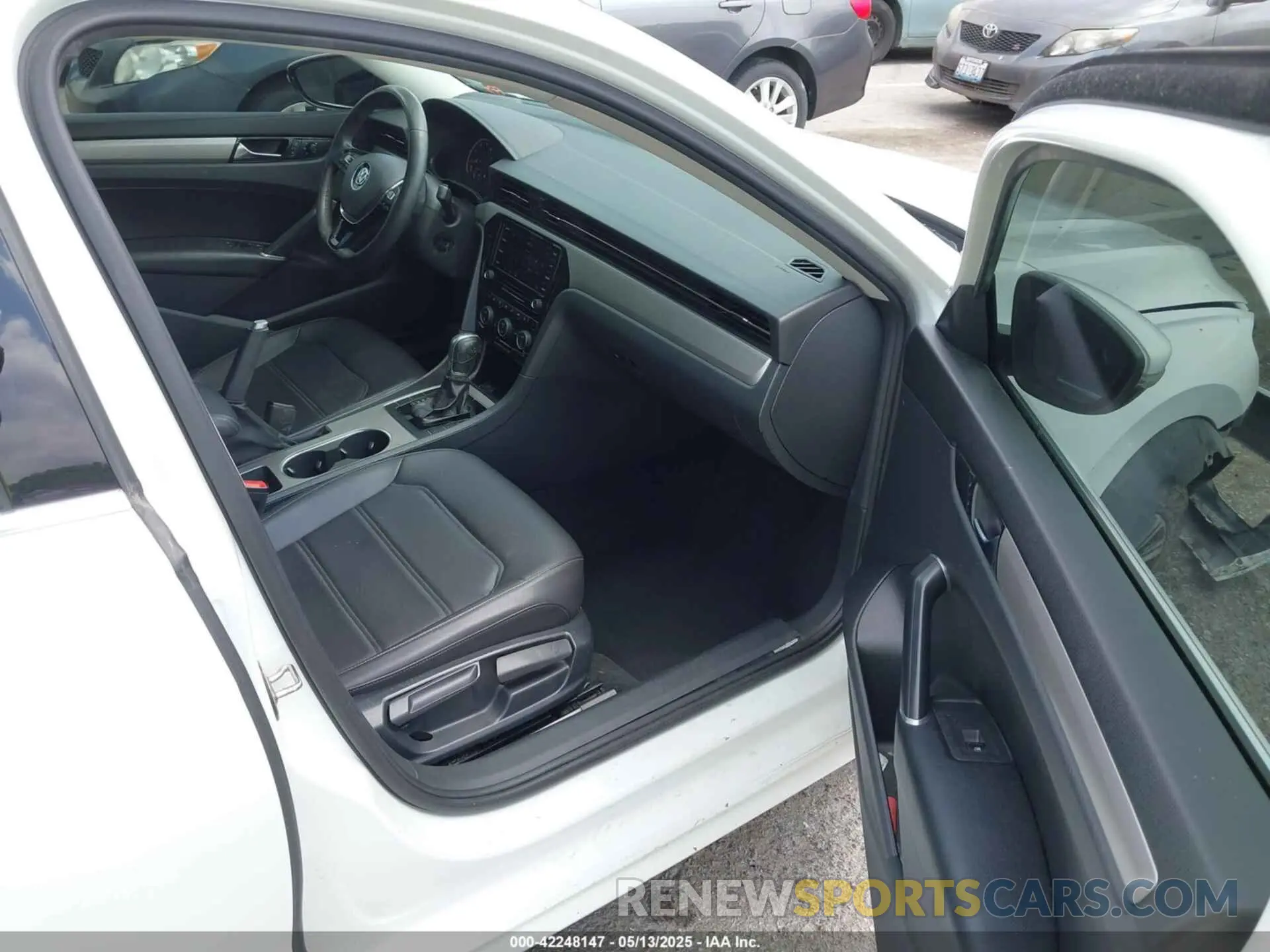 5 fotografías del automóvil dañado 1VWSA7A34MC000933 VOLKSWAGEN PASSAT 2021
