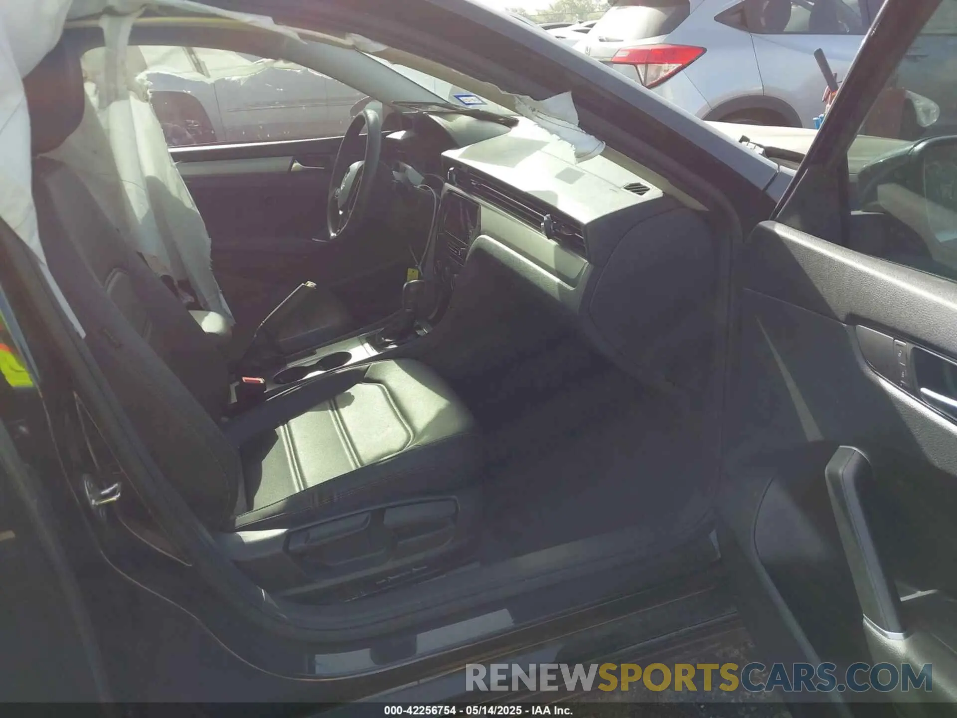 5 fotografías del automóvil dañado 1VWSA7A34MC005338 VOLKSWAGEN PASSAT 2021
