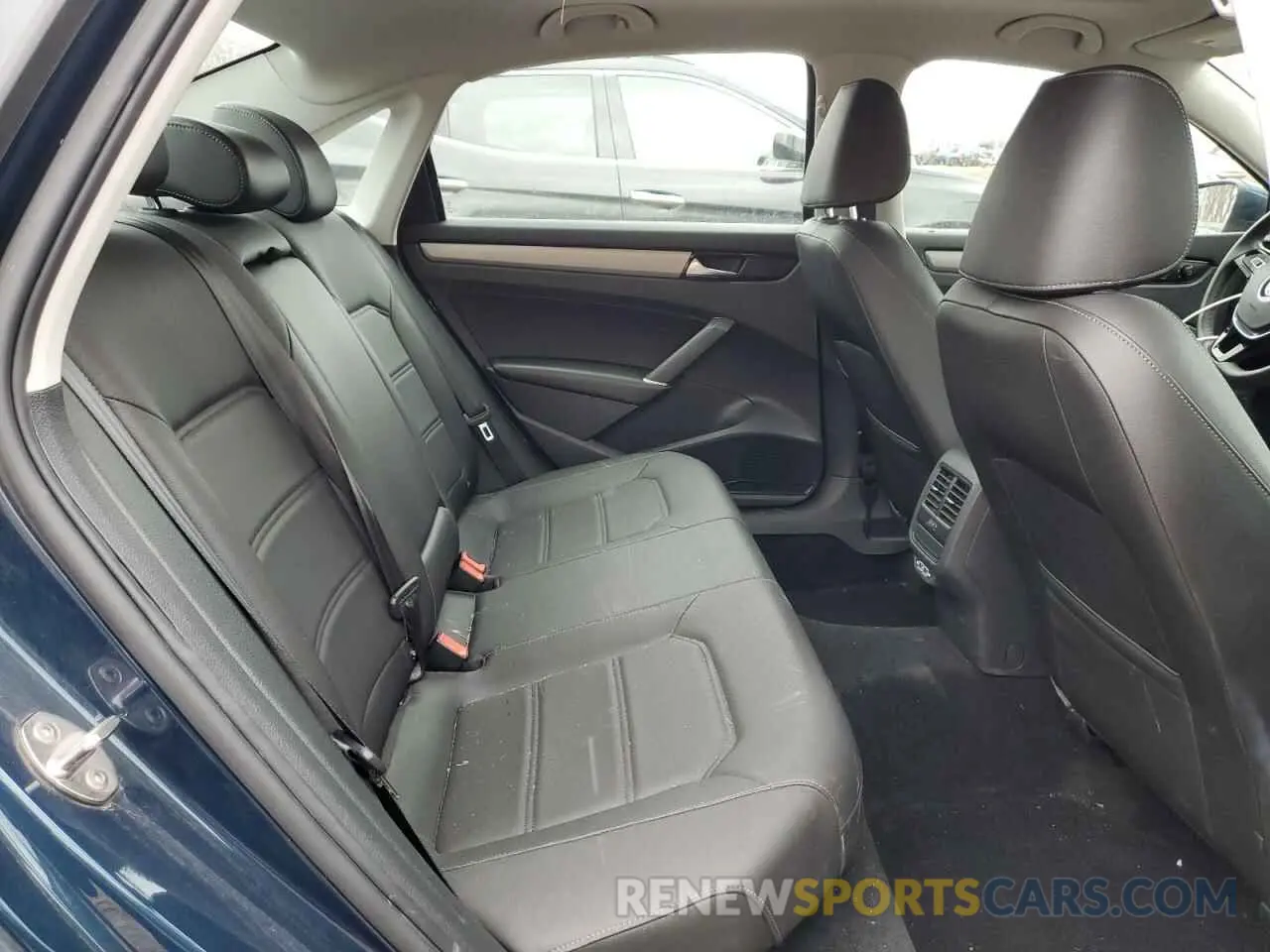 10 fotografías del automóvil dañado 1VWSA7A35MC012993 VOLKSWAGEN PASSAT 2021