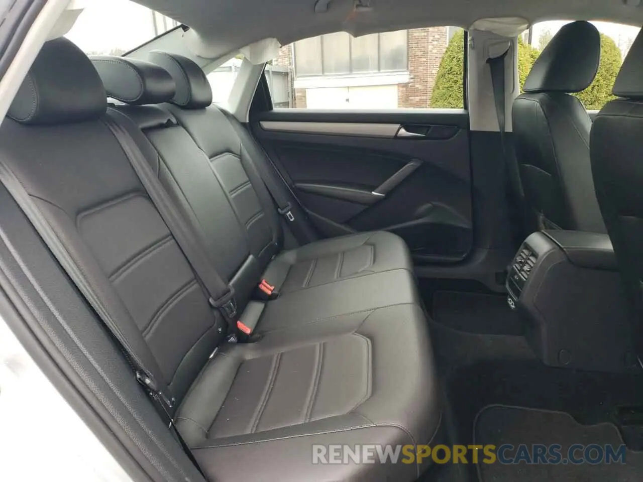 10 fotografías del automóvil dañado 1VWSA7A36MC012971 VOLKSWAGEN PASSAT 2021