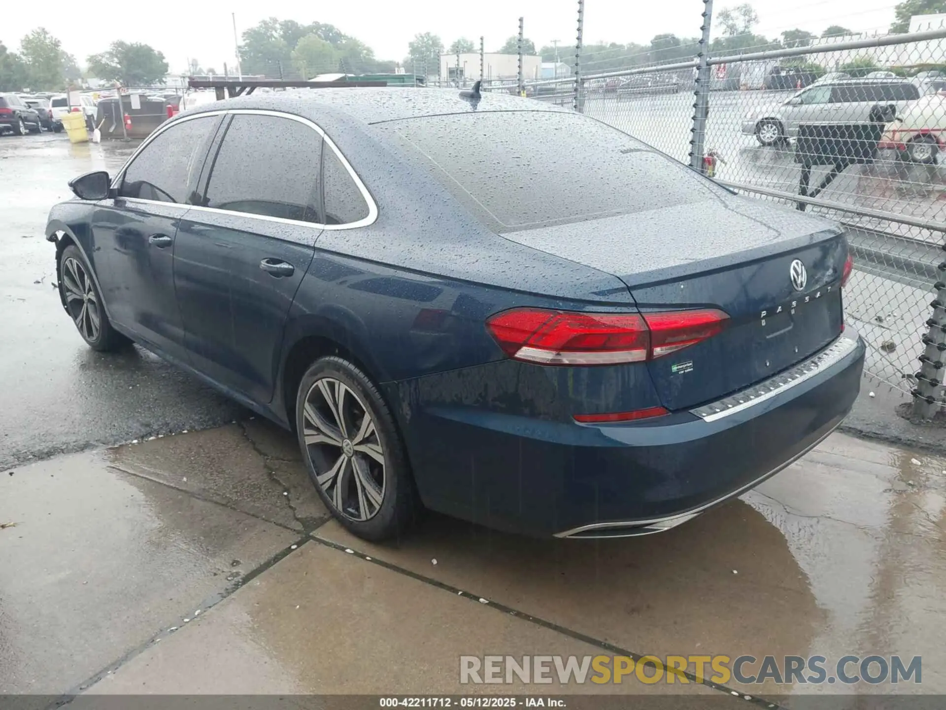 3 fotografías del automóvil dañado 1VWSA7A37MC014969 VOLKSWAGEN PASSAT 2021
