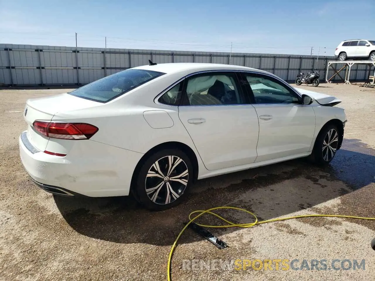 3 fotografías del automóvil dañado 1VWSA7A38MC000692 VOLKSWAGEN PASSAT 2021