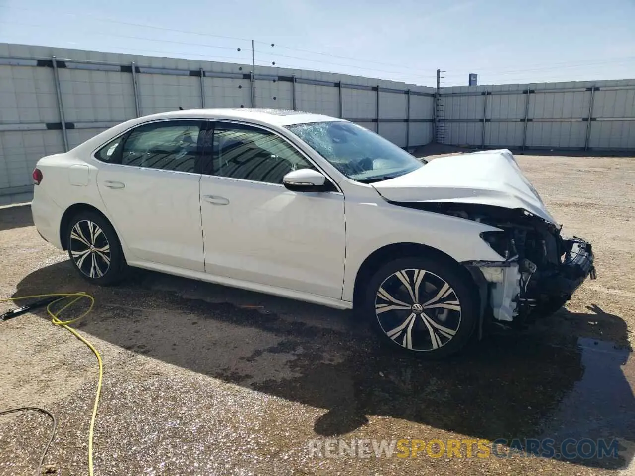 4 fotografías del automóvil dañado 1VWSA7A38MC000692 VOLKSWAGEN PASSAT 2021