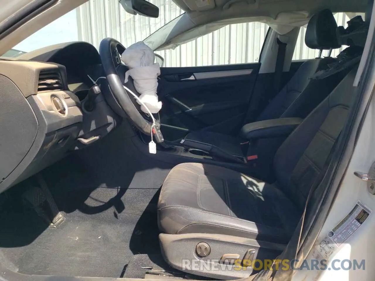 7 fotografías del automóvil dañado 1VWSA7A38MC000692 VOLKSWAGEN PASSAT 2021