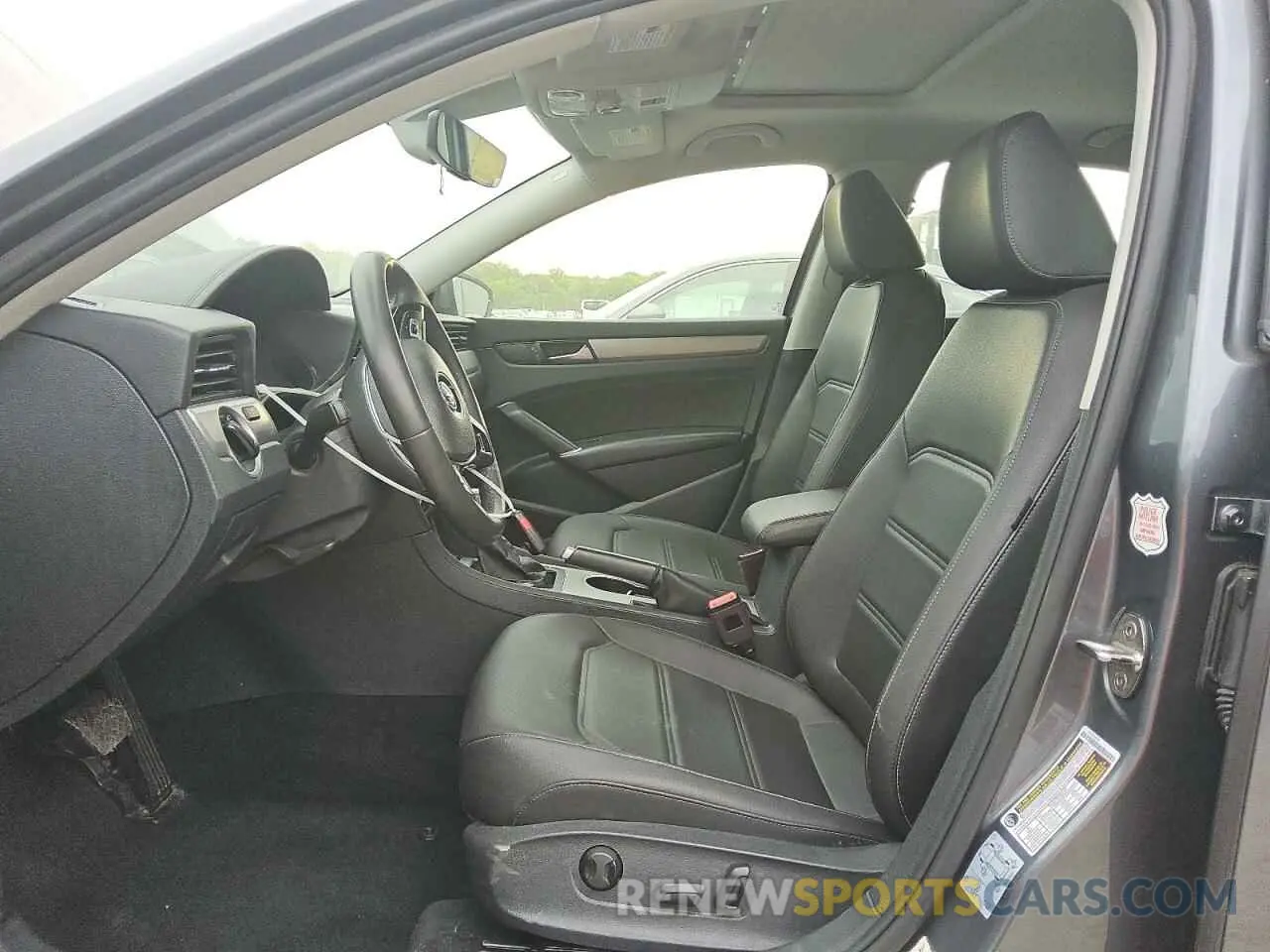 7 fotografías del automóvil dañado 1VWSA7A38MC005892 VOLKSWAGEN PASSAT 2021