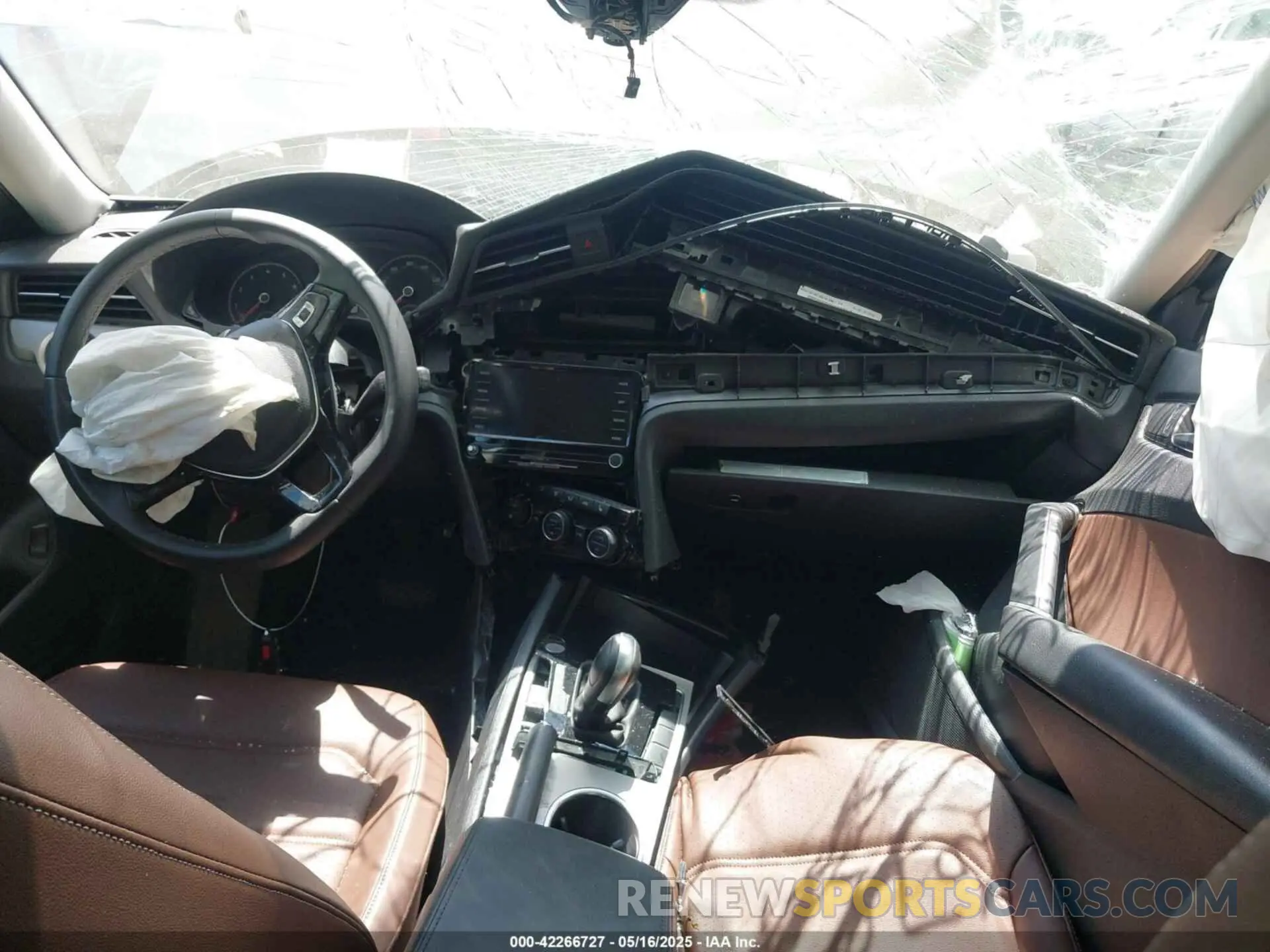 5 fotografías del automóvil dañado 1VWSA7A3XMC007790 VOLKSWAGEN PASSAT 2021