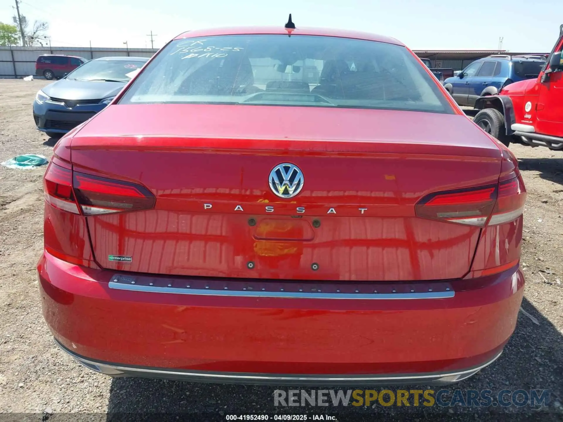 17 fotografías del automóvil dañado 1VWSA7A30NC002308 VOLKSWAGEN PASSAT 2022