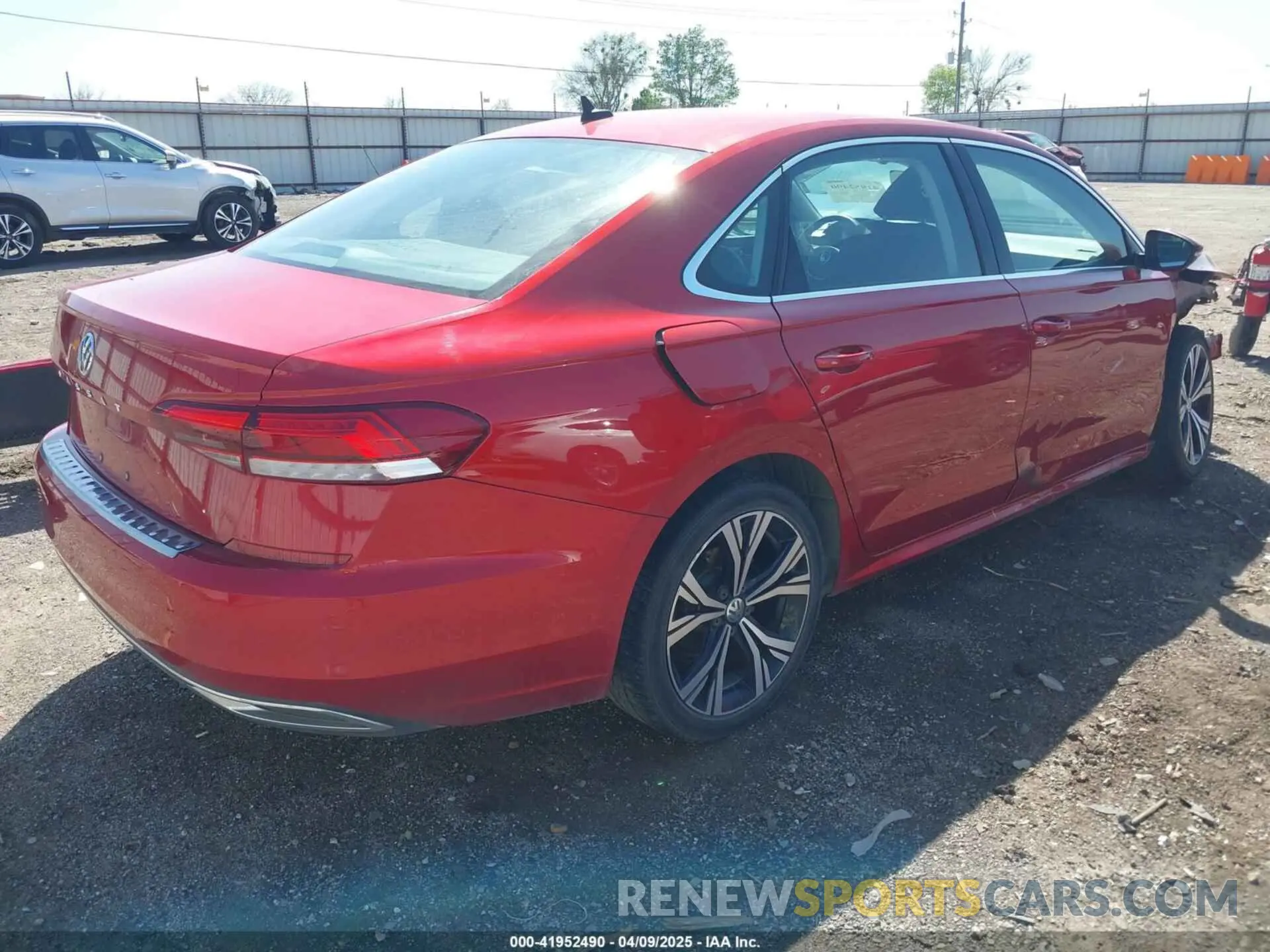 4 fotografías del automóvil dañado 1VWSA7A30NC002308 VOLKSWAGEN PASSAT 2022