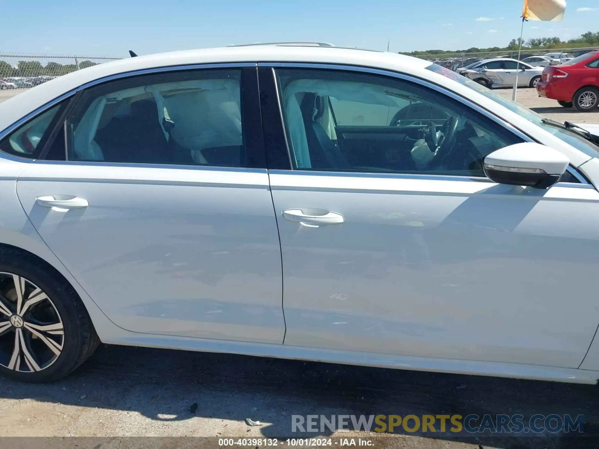 12 fotografías del automóvil dañado 1VWSA7A30NC007380 VOLKSWAGEN PASSAT 2022
