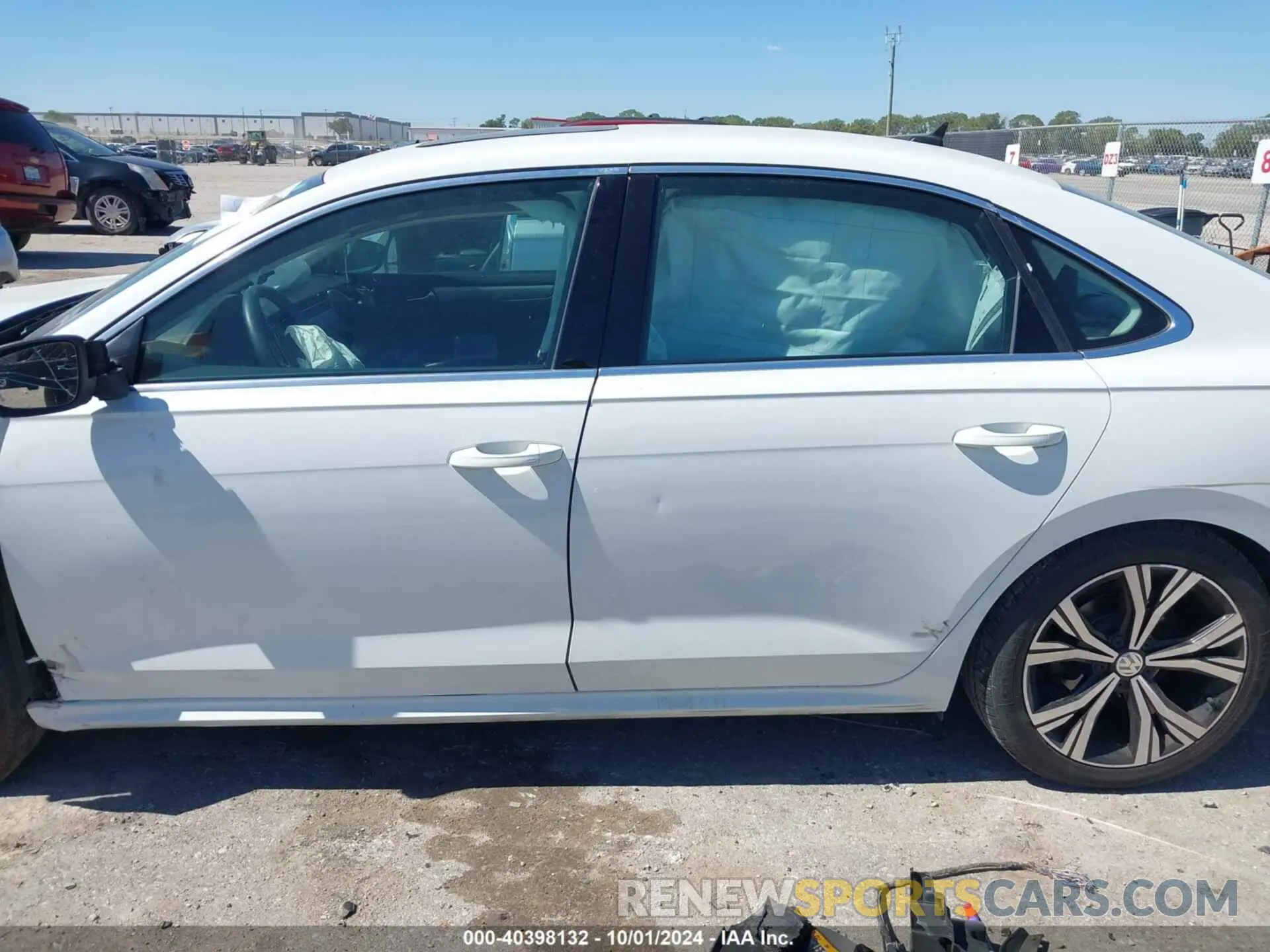 13 fotografías del automóvil dañado 1VWSA7A30NC007380 VOLKSWAGEN PASSAT 2022