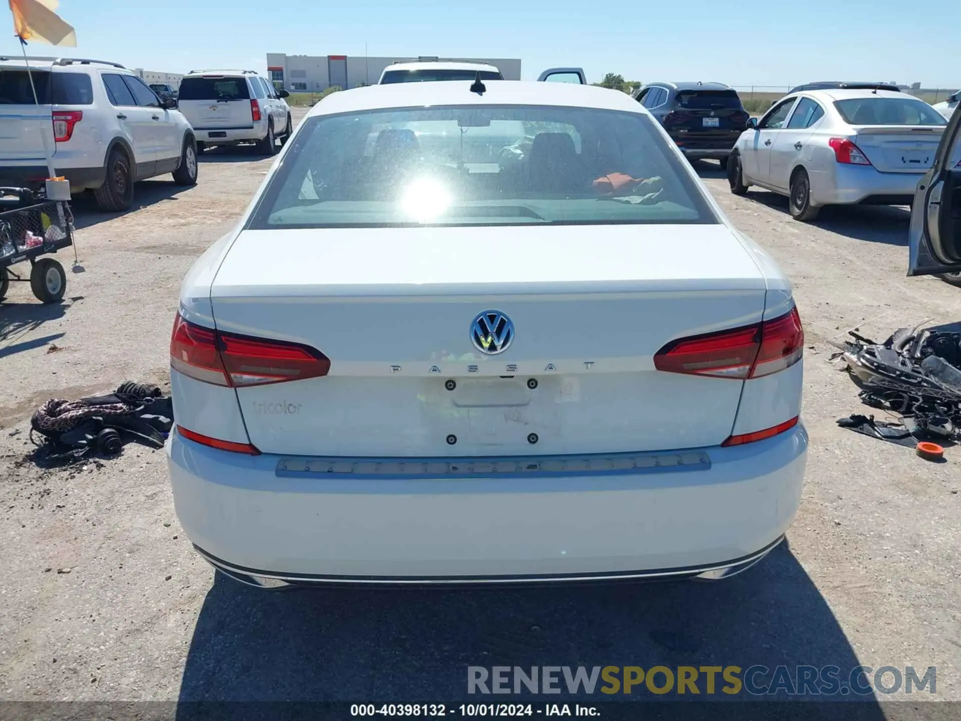 15 fotografías del automóvil dañado 1VWSA7A30NC007380 VOLKSWAGEN PASSAT 2022