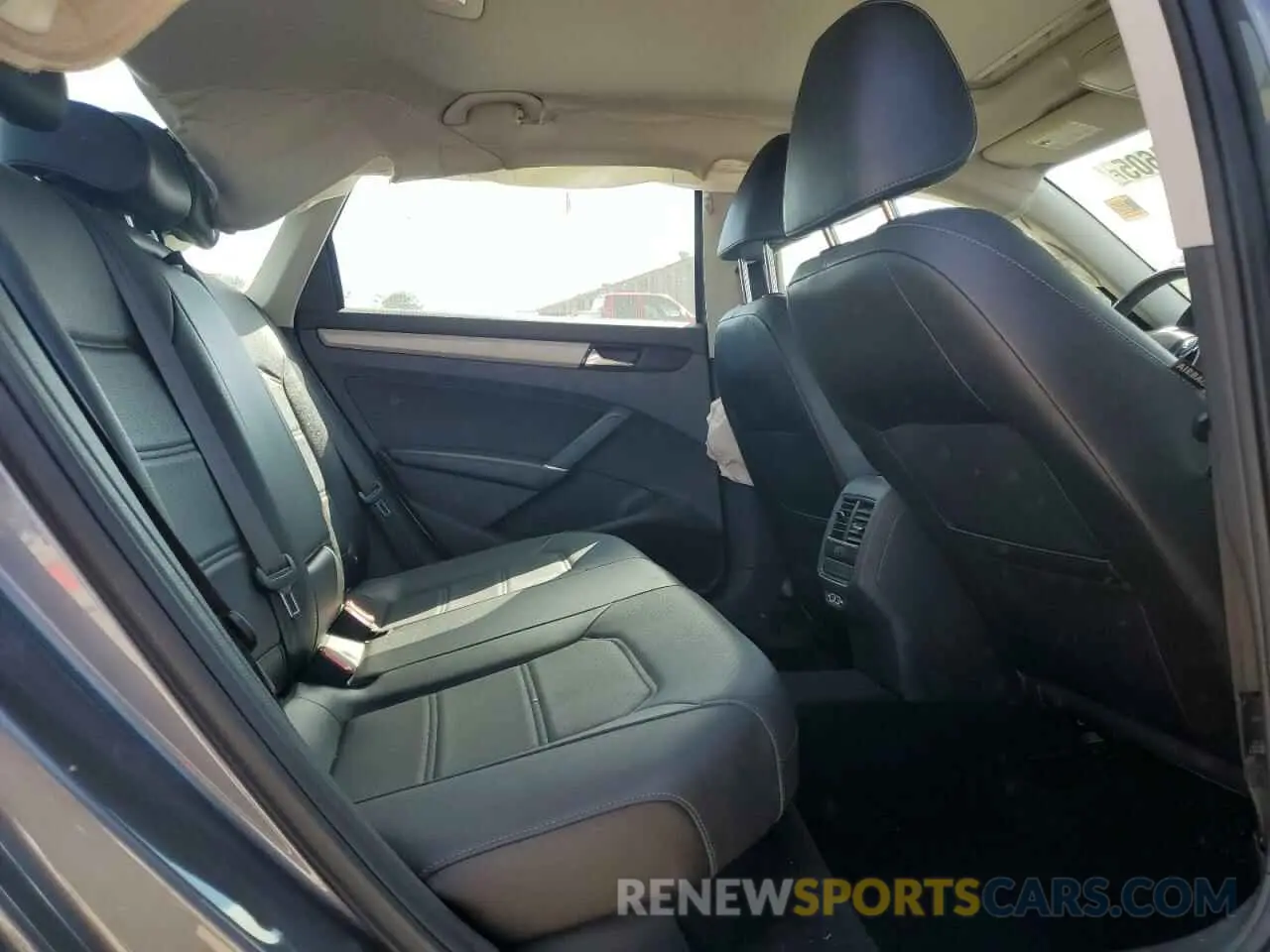 11 fotografías del automóvil dañado 1VWSA7A30NC008898 VOLKSWAGEN PASSAT 2022