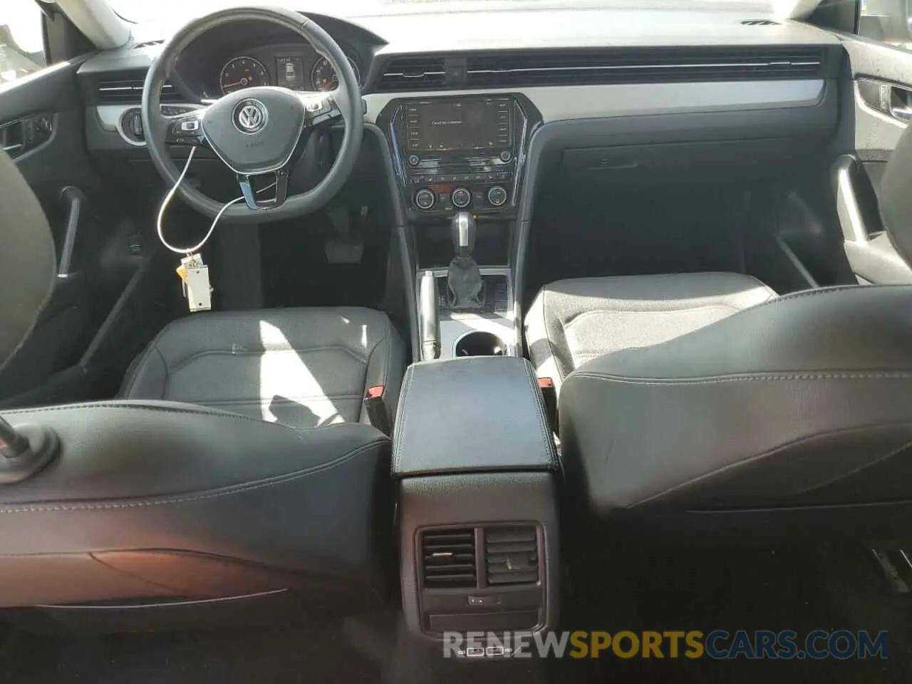 8 fotografías del automóvil dañado 1VWSA7A30NC008898 VOLKSWAGEN PASSAT 2022