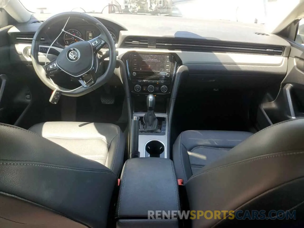 8 fotografías del automóvil dañado 1VWSA7A32NC007218 VOLKSWAGEN PASSAT 2022